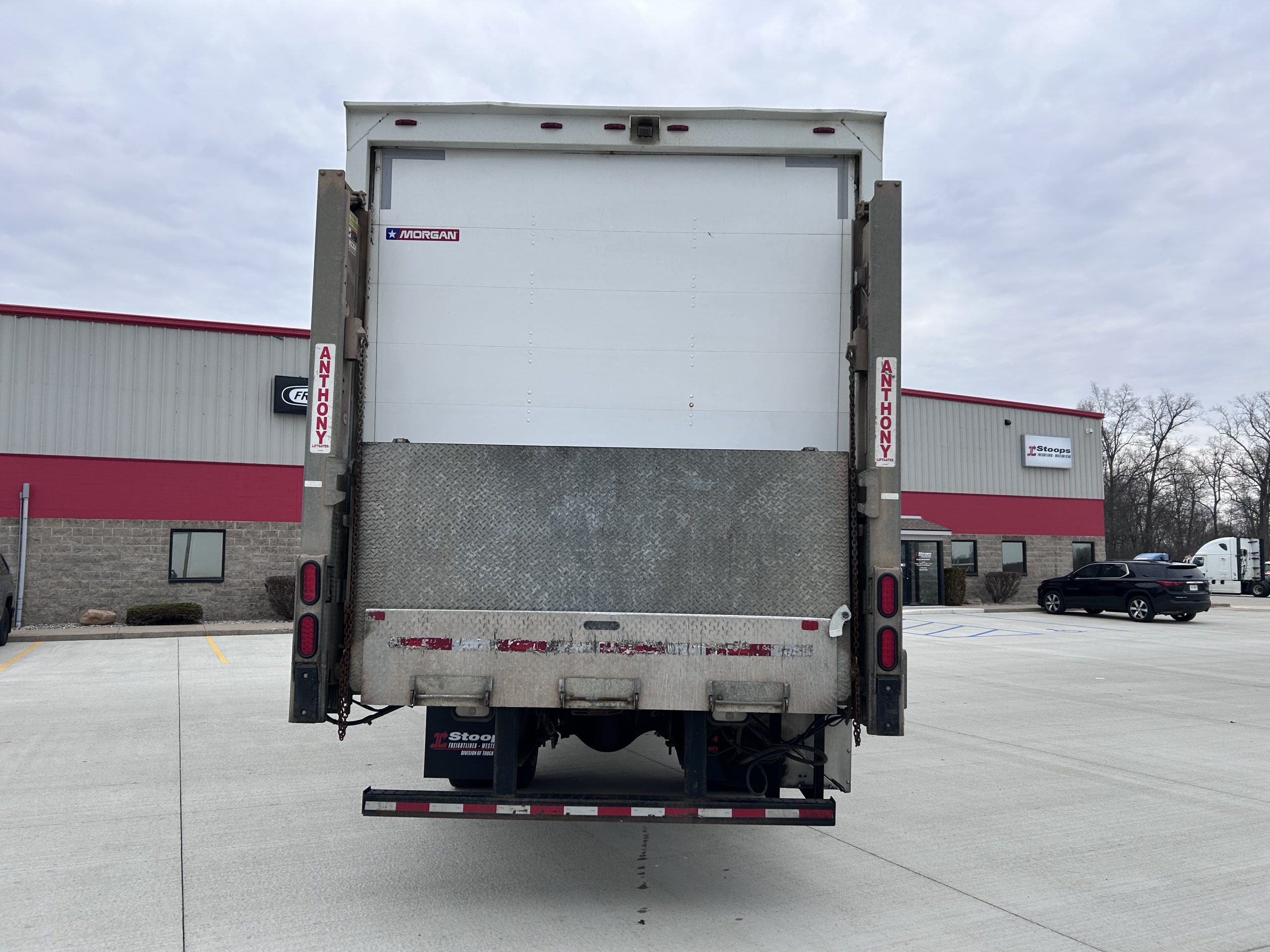2019 Freightliner M2 106 — photo 3
