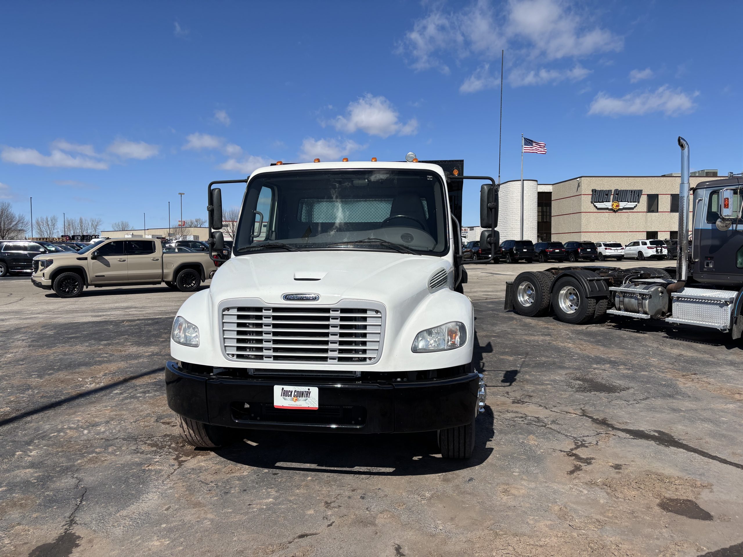 2019 Freightliner M260 - image 2 of 6