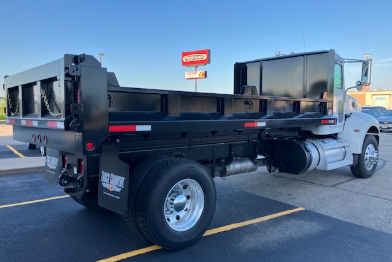 2021 Peterbilt 337 - image 1 of 1