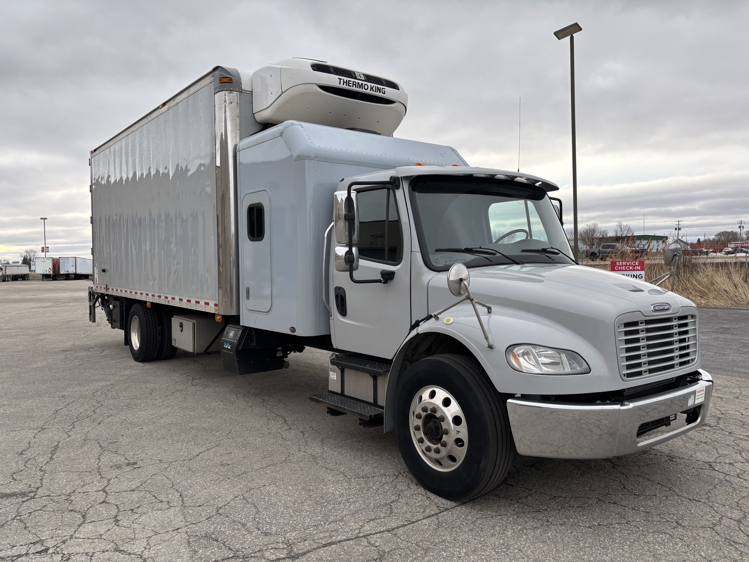 2019 Freightliner M260 - image 3 of 6