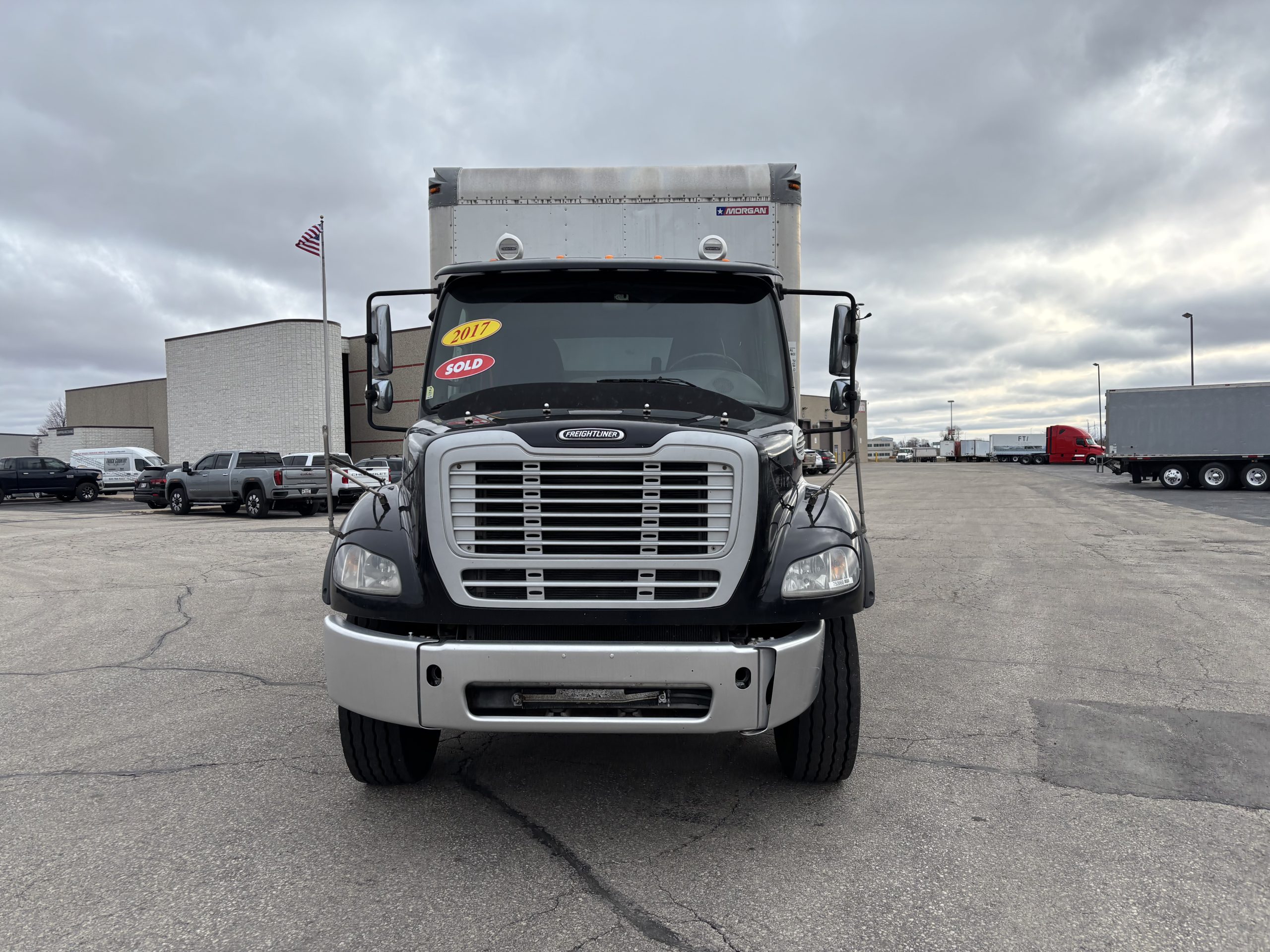 2018 Freightliner M2112 - image 2 of 6