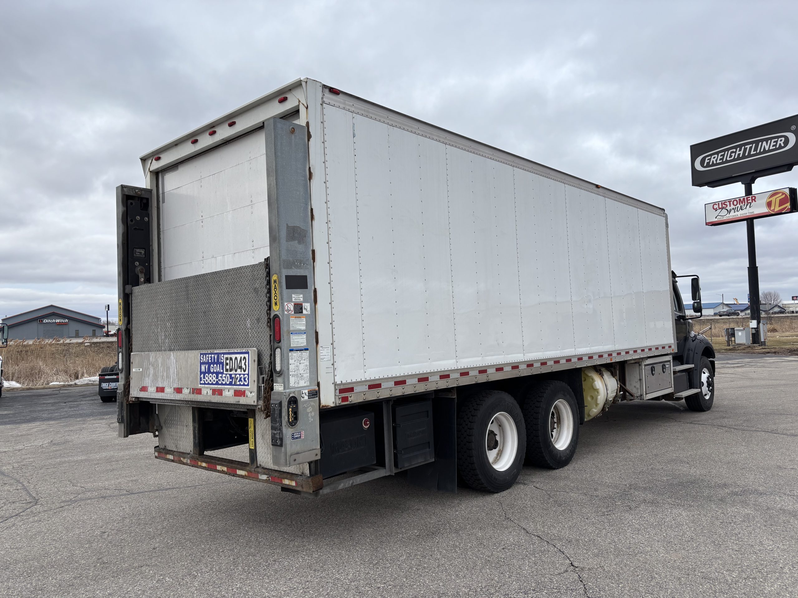 2018 Freightliner M2112 - image 6 of 6