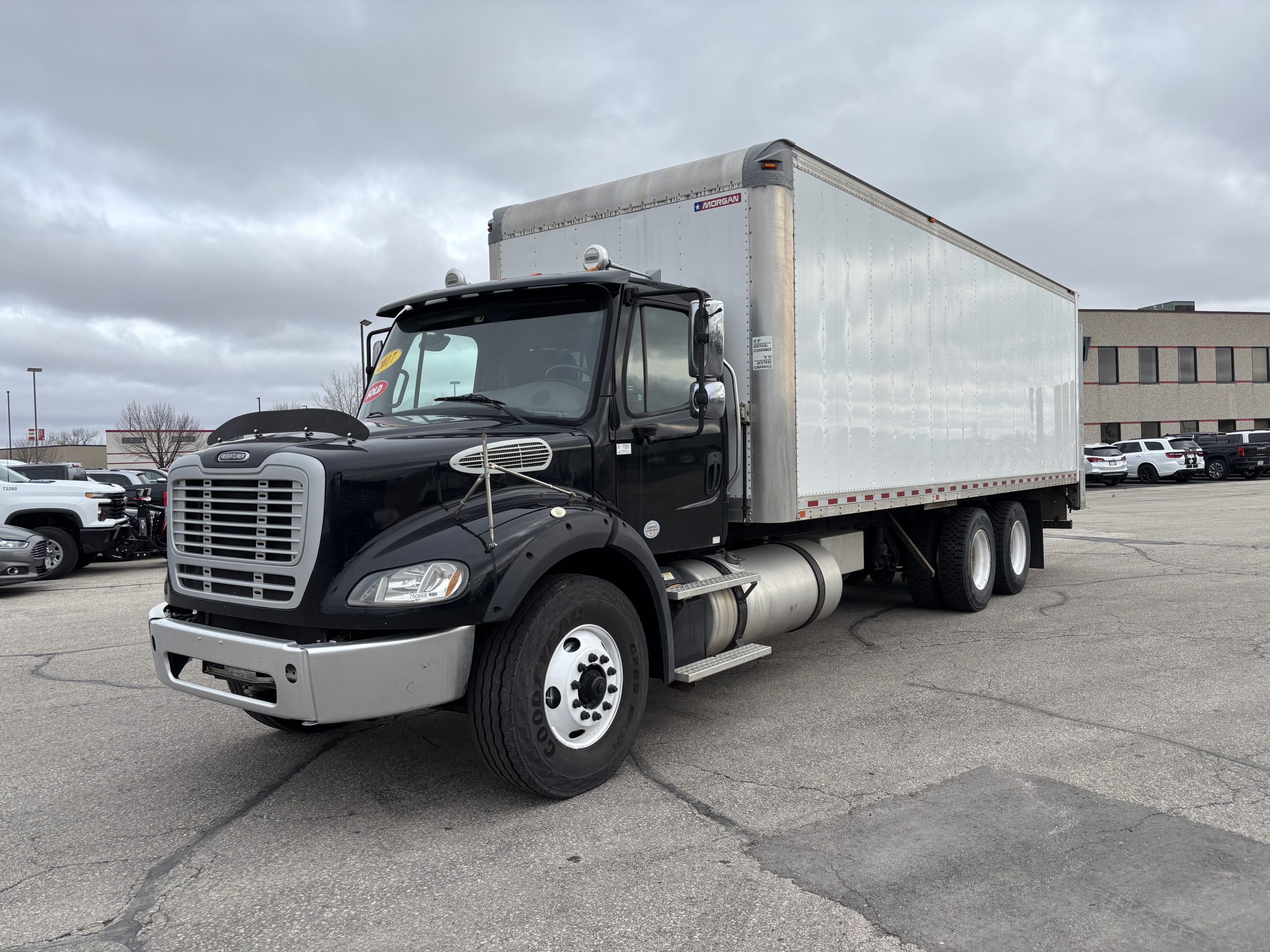 2018 Freightliner M2112 - image 1 of 6