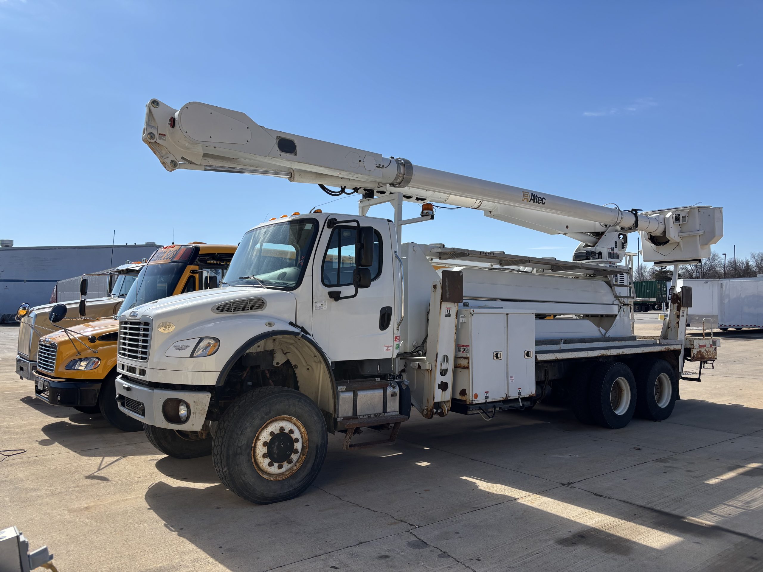 2015 Freightliner M280 - image 1 of 1