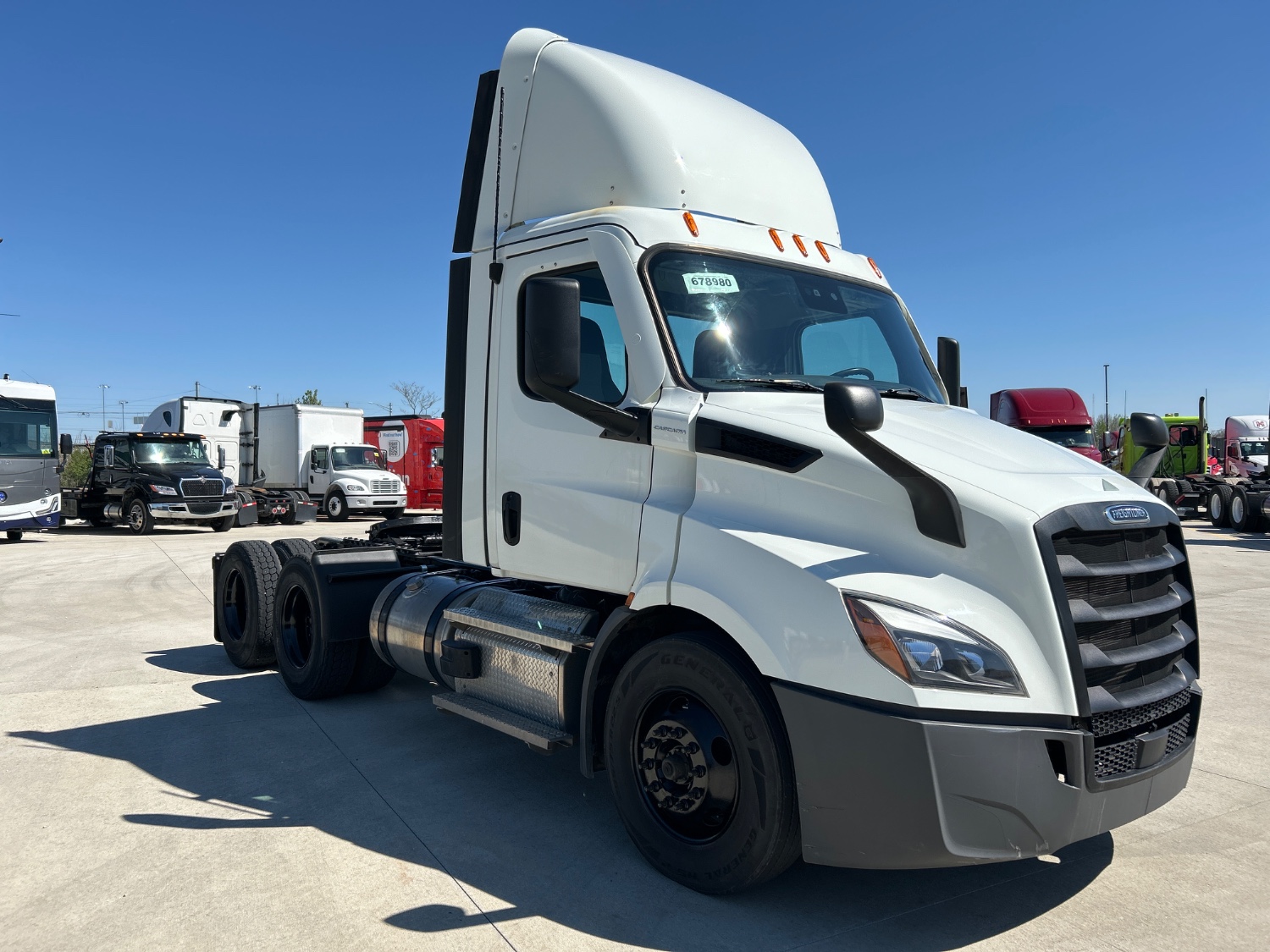 2021 Freightliner PE116DC 2021 Freightliner PE116DC - image 3 of 5