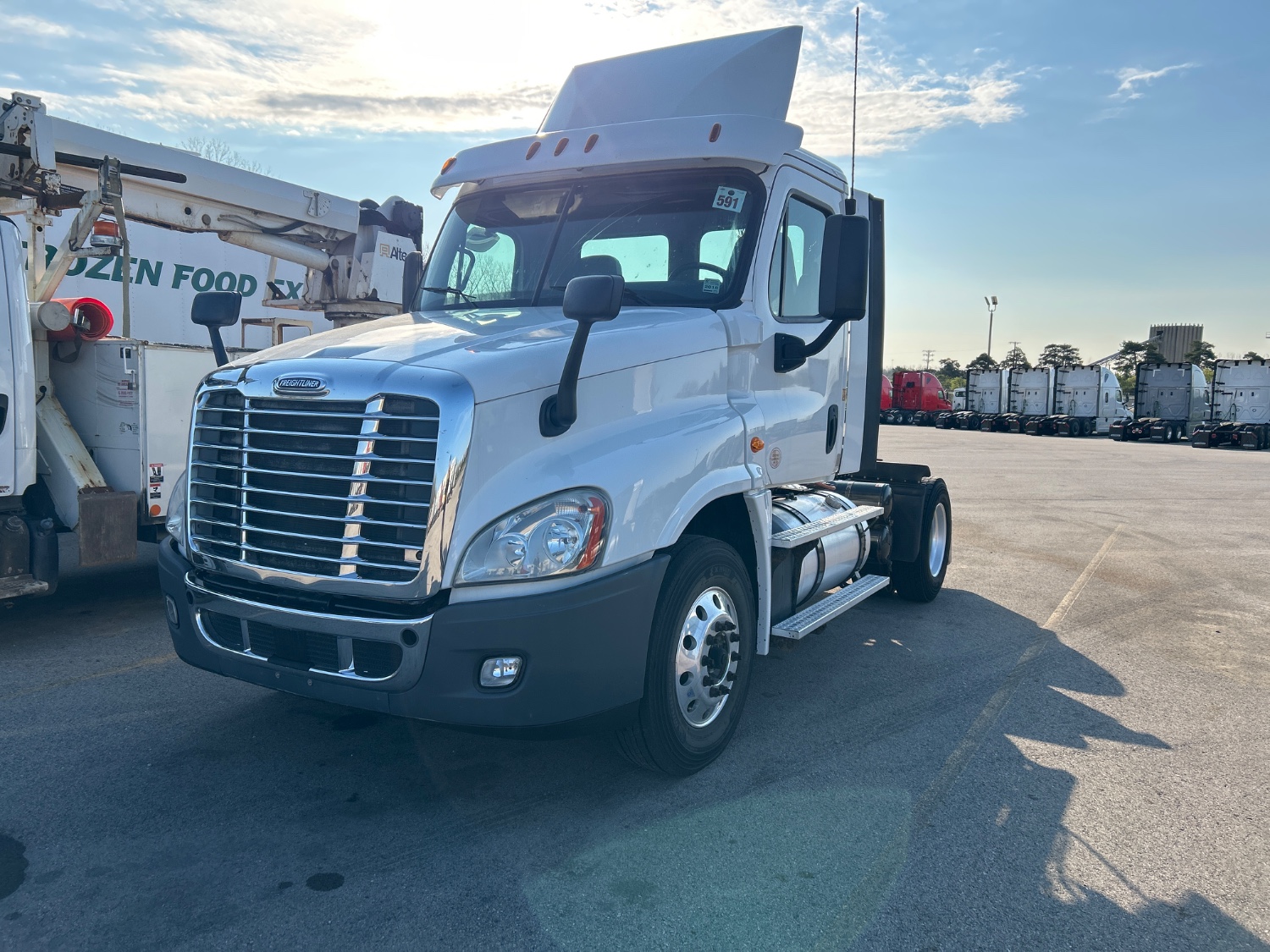 2018 Freightliner CA125DC - image 1 of 6