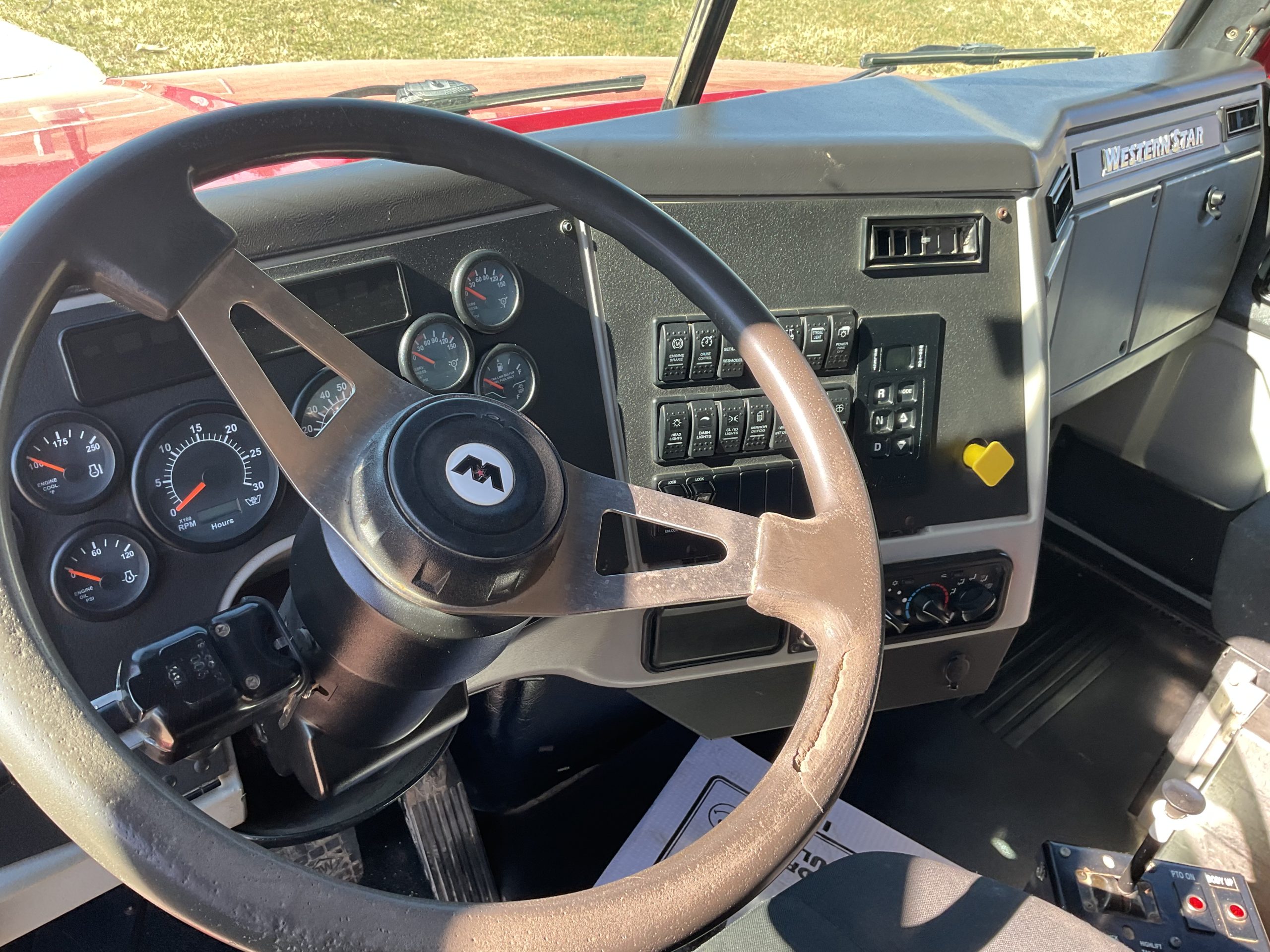 2017 Western Star 4700 — photo 6