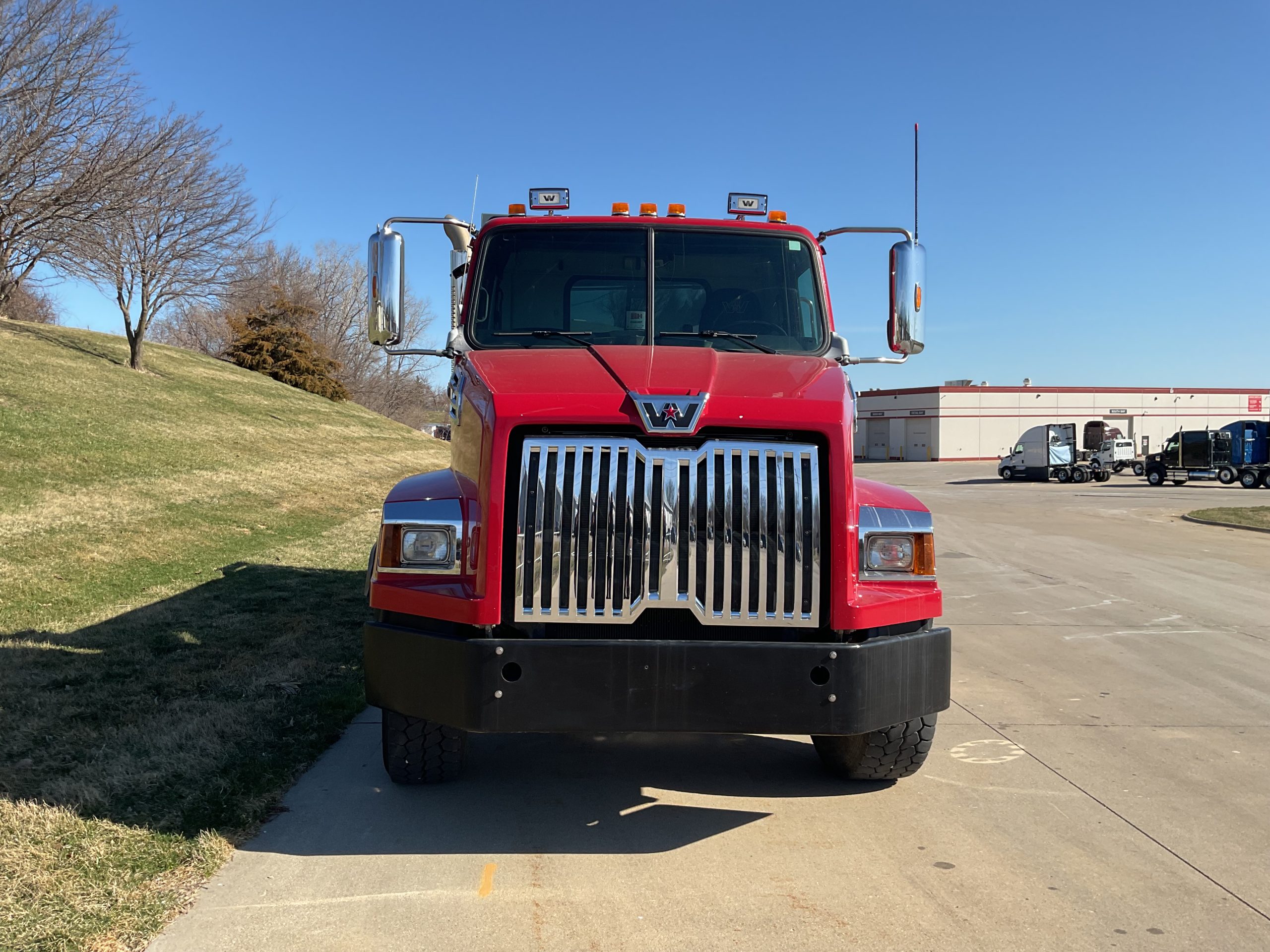 2017 Western Star 4700 — photo 2