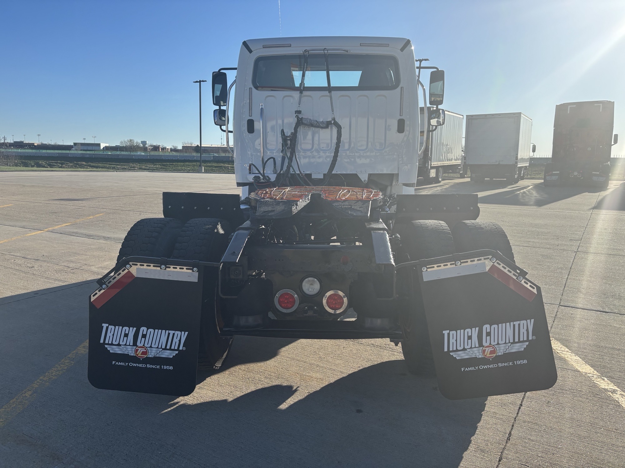 2017 Freightliner M2 106 - image 4 of 6