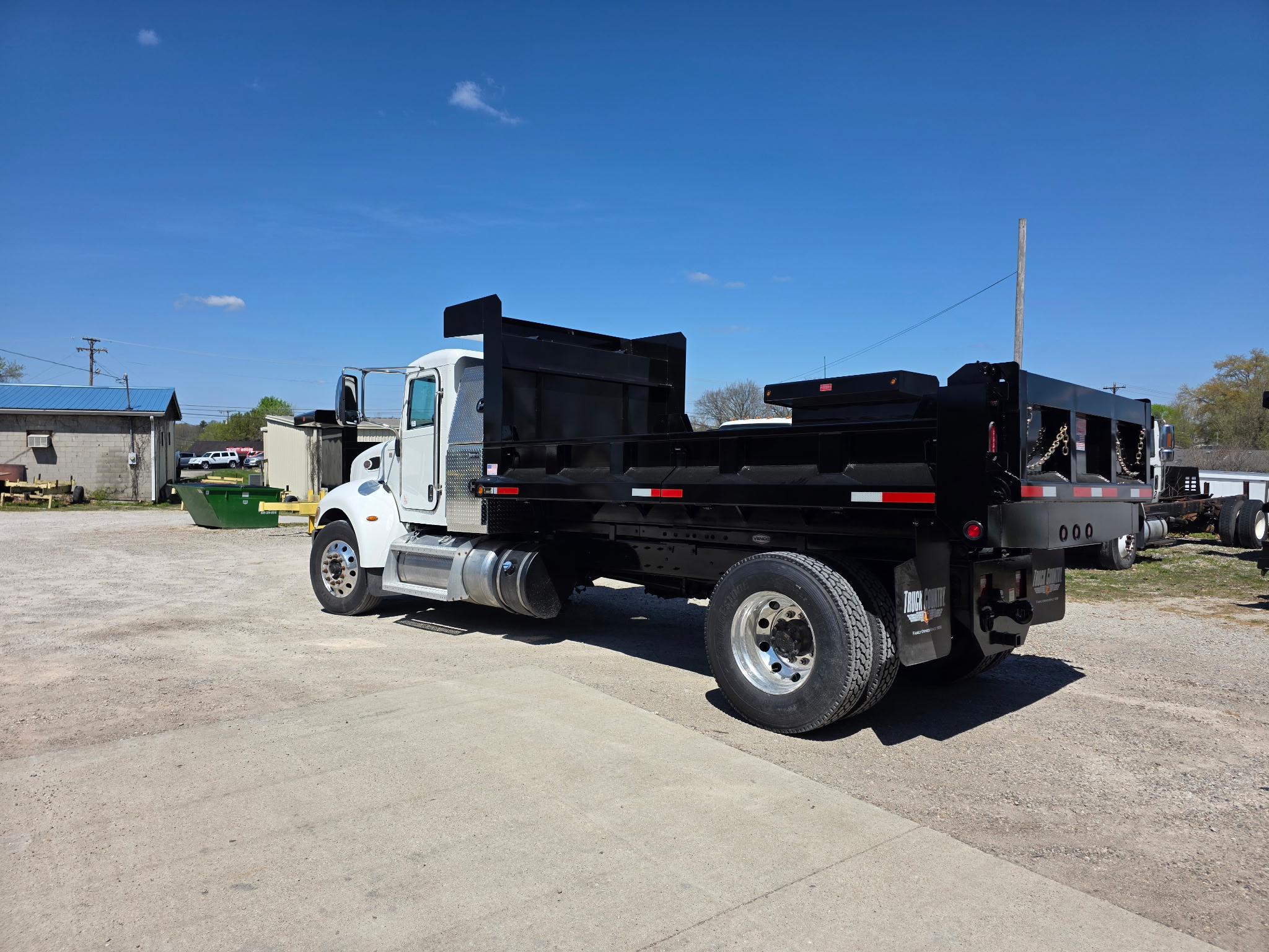 2021 Peterbilt — photo 2