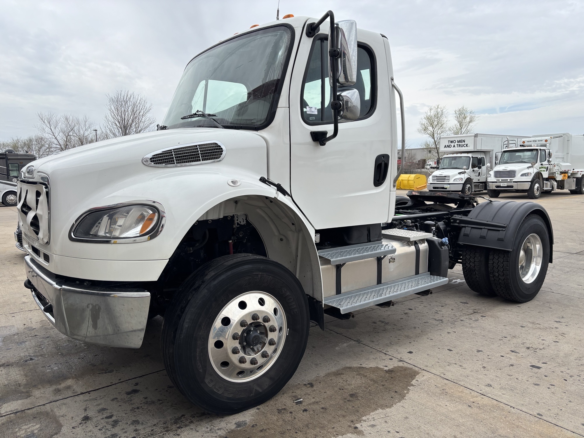 2021 Freightliner M2 106 - image 1 of 6