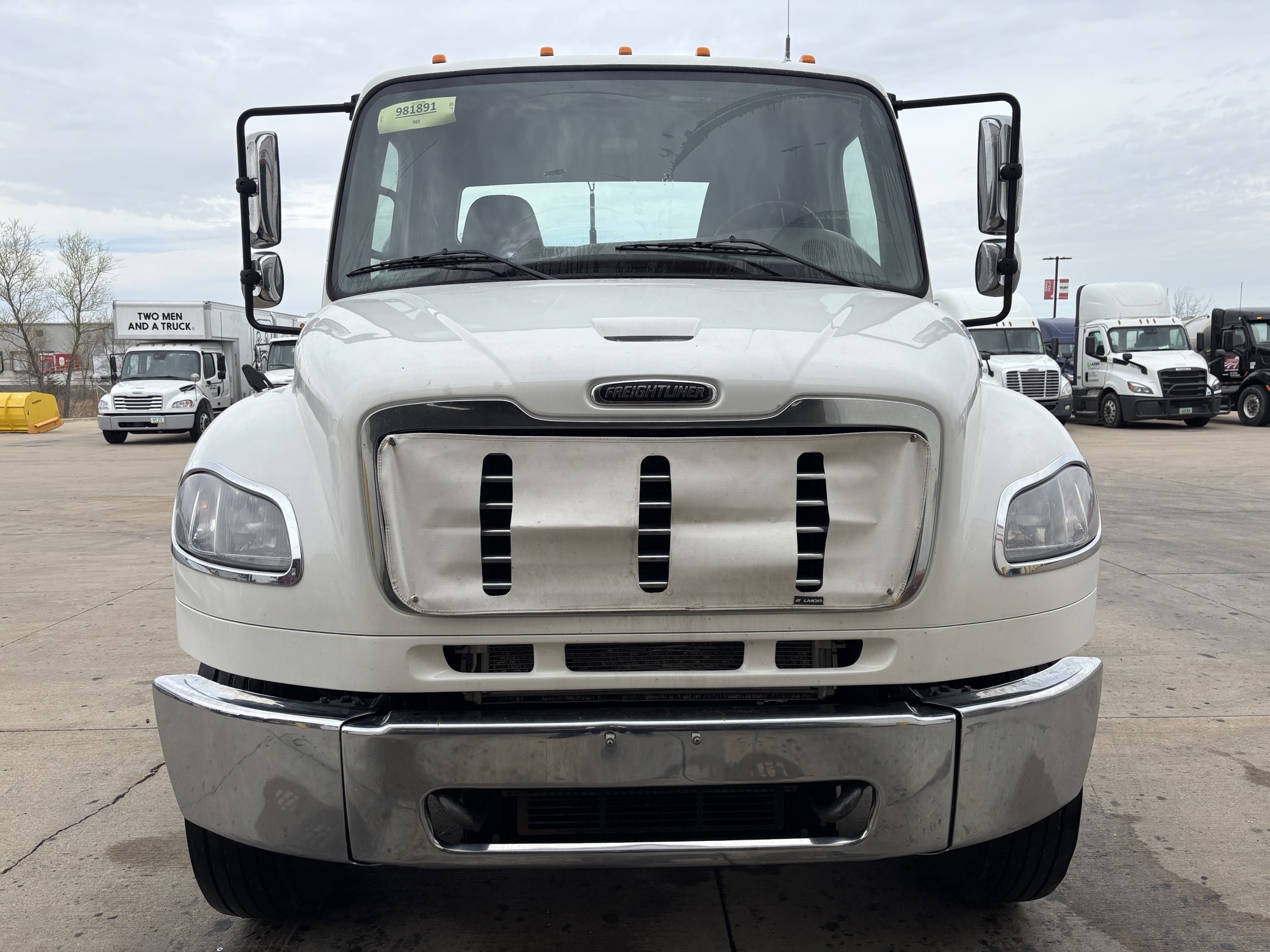 2021 Freightliner M2 106 - image 2 of 6