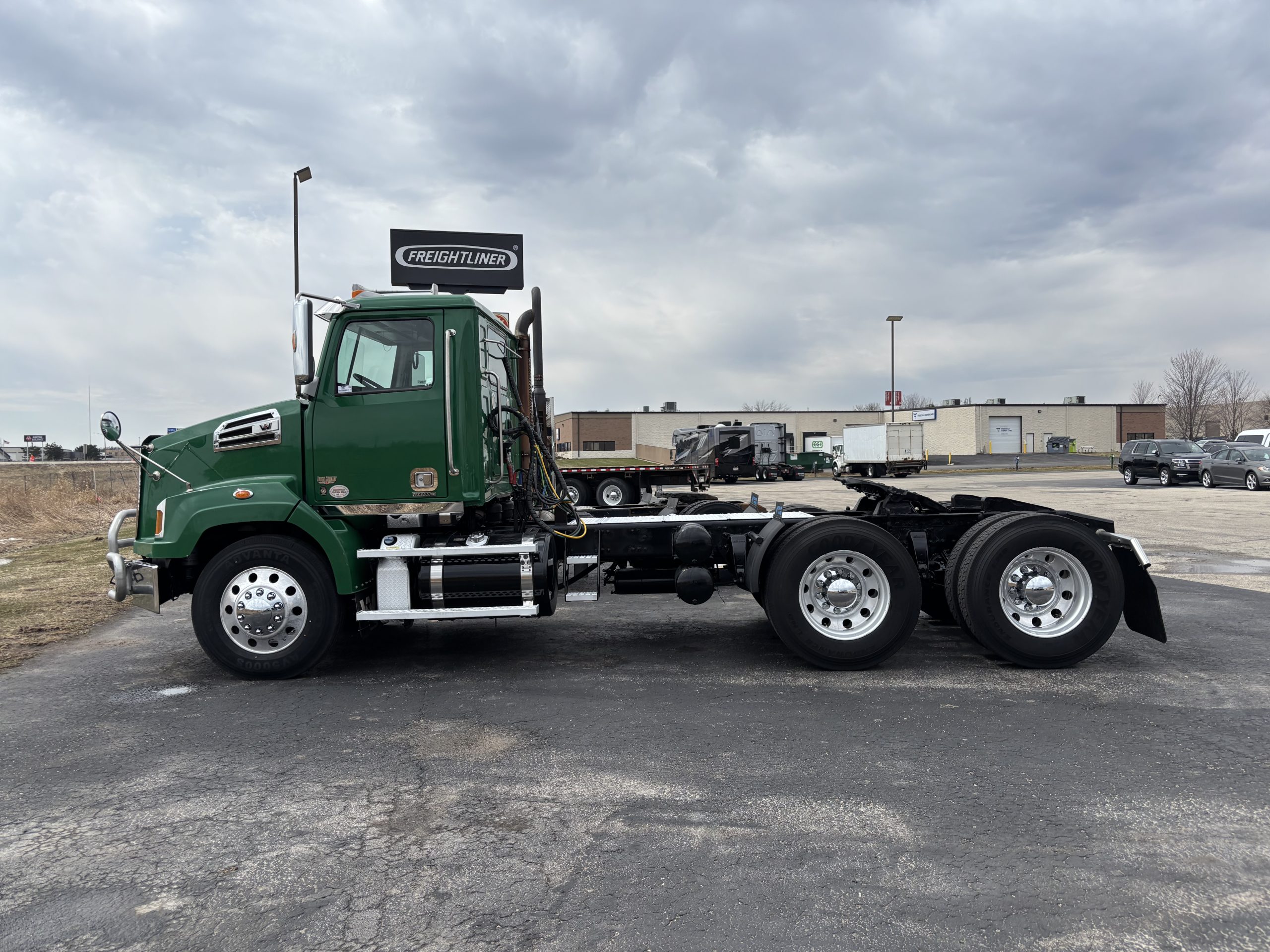 2020 Western Star 4700 — photo 5