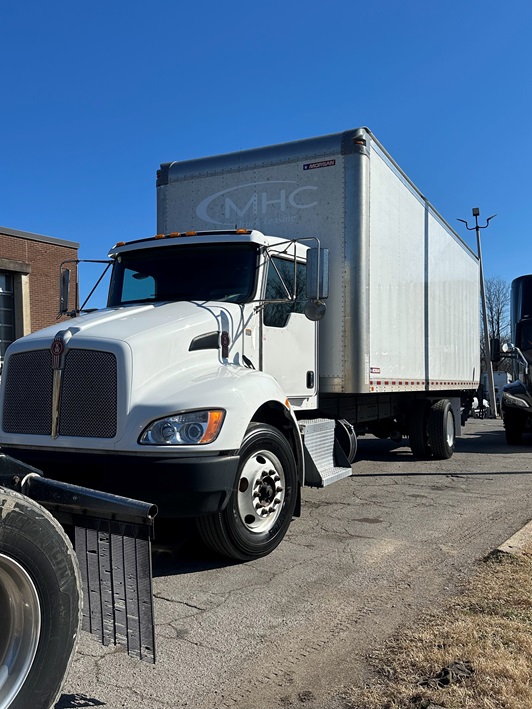2022 Kenworth T270 - image 1 of 6