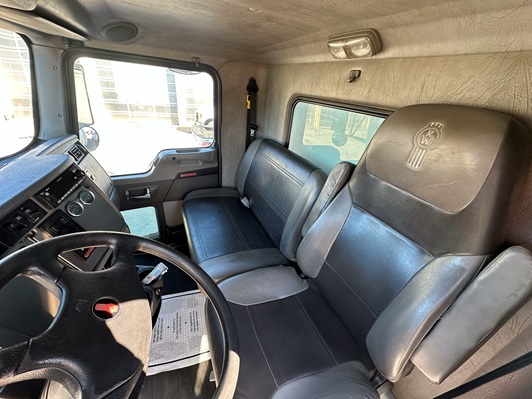 2022 Kenworth T270 - image 4 of 6