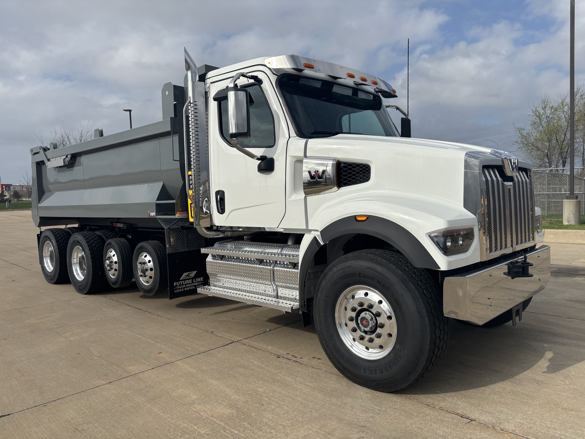 2027 Western Star 49X - image 3 of 6