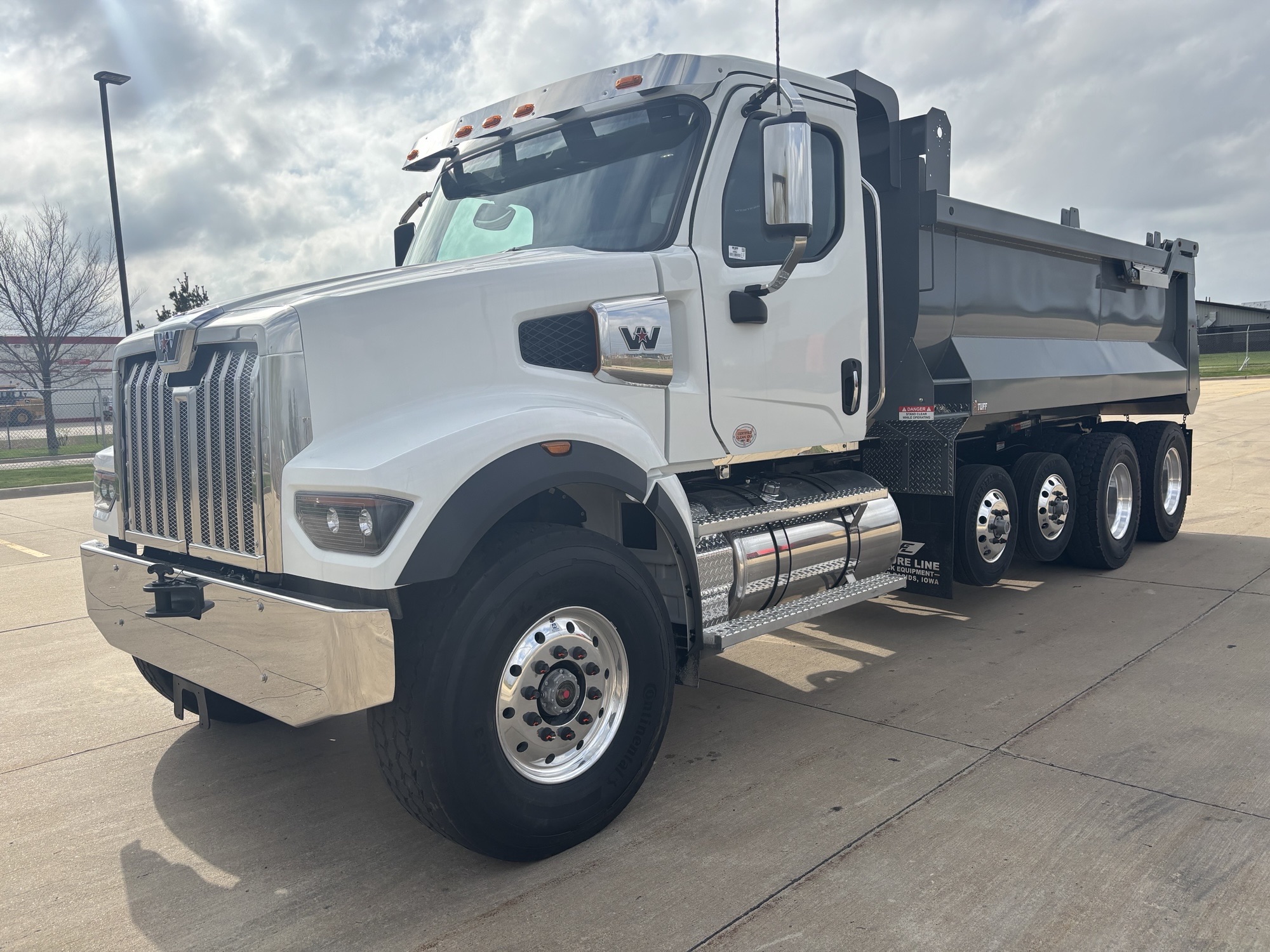 2027 Western Star 49X - image 1 of 6