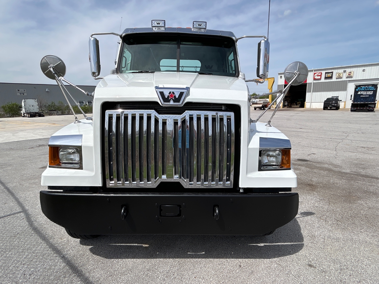 2020 Western Star 4700 - image 2
