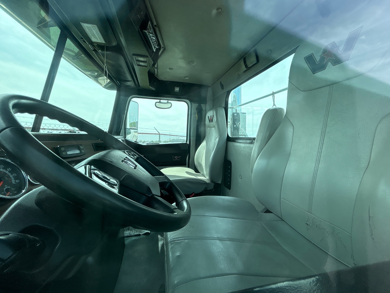 2020 Western Star 4700SF 2020 Western Star 4700SF - image 5 of 6