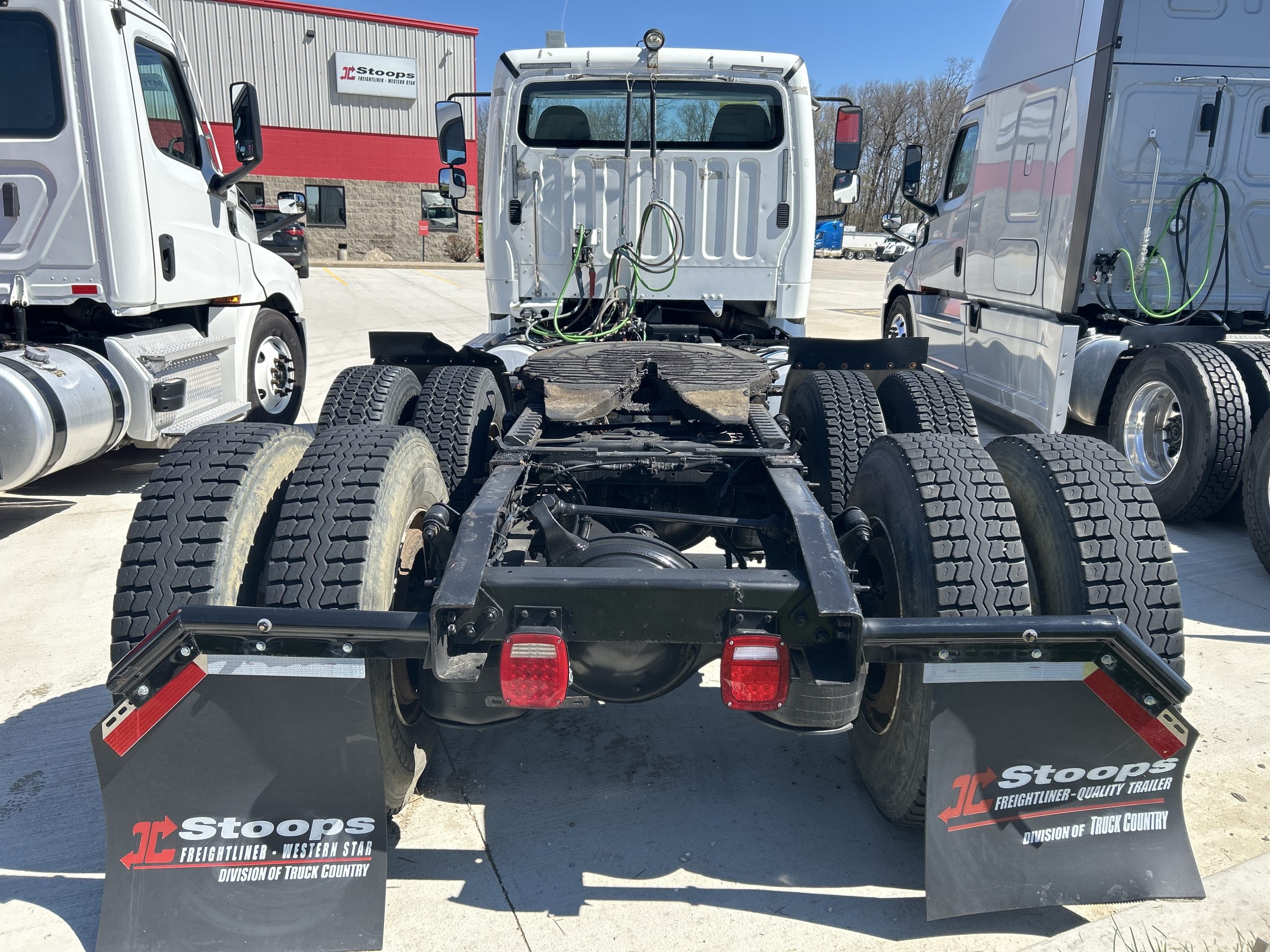 2020 Freightliner M2 112 - image 3