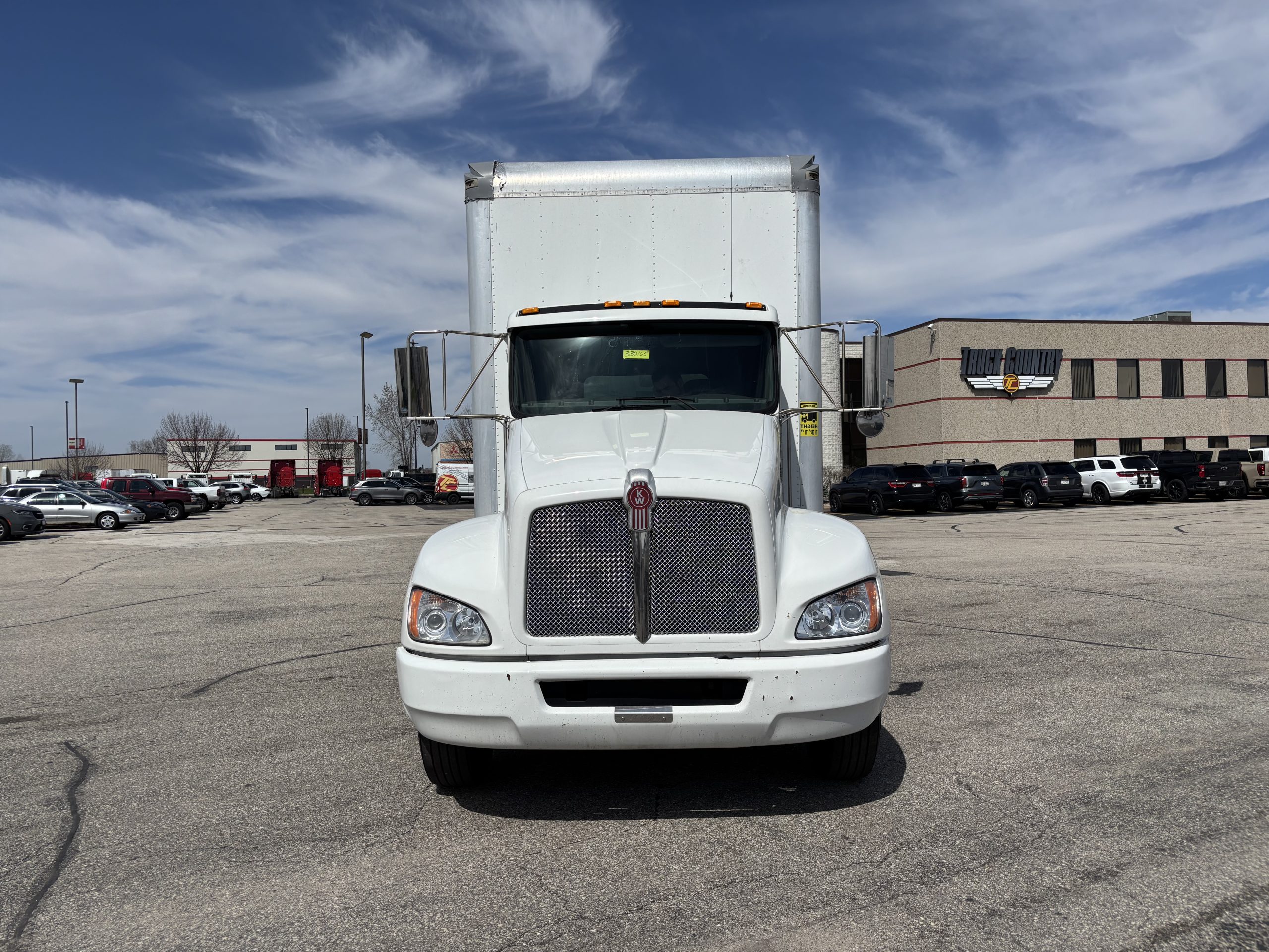 2022 Kenworth T270 - image 2 of 5