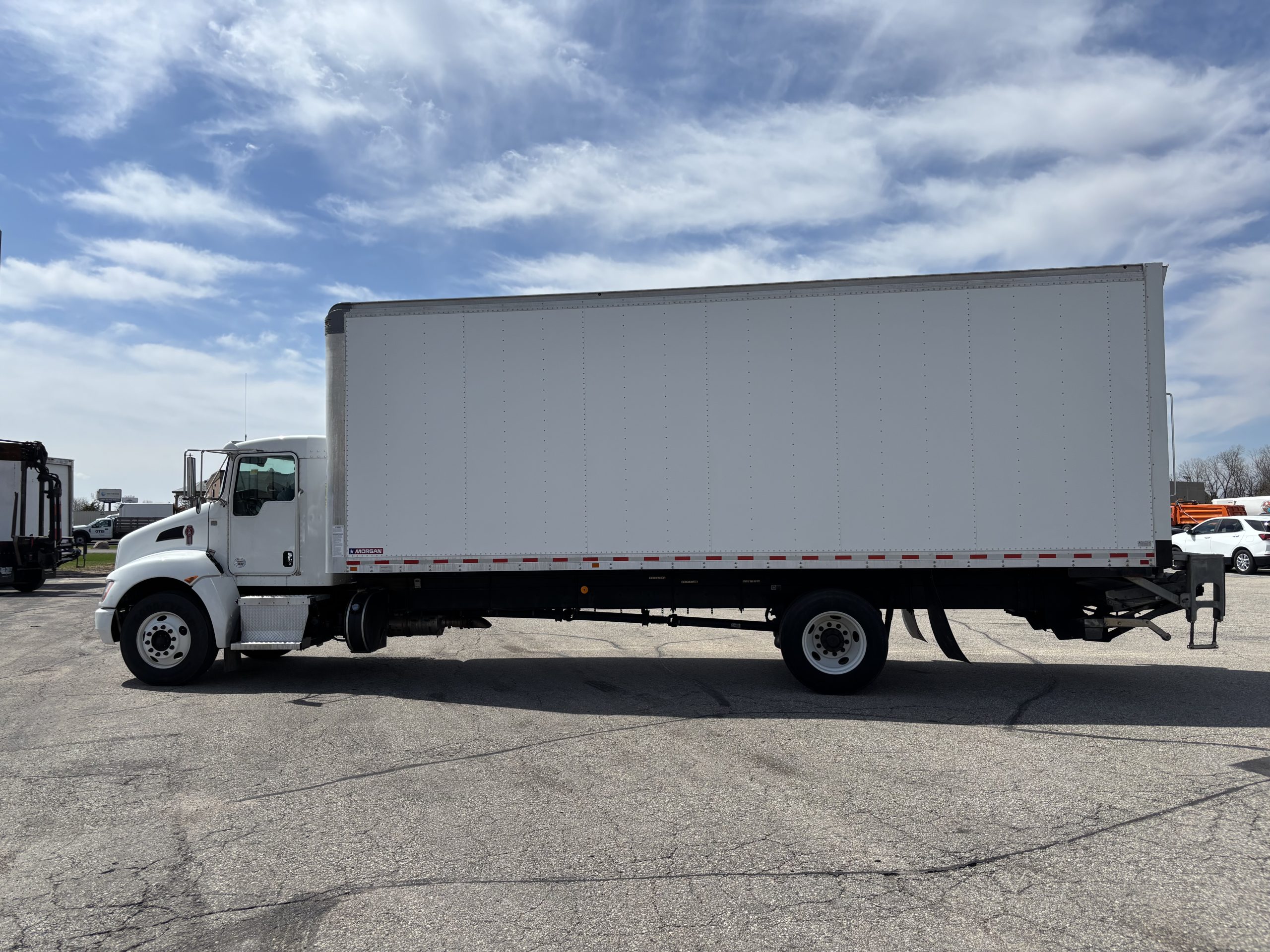 2022 Kenworth T270 - image 4 of 5