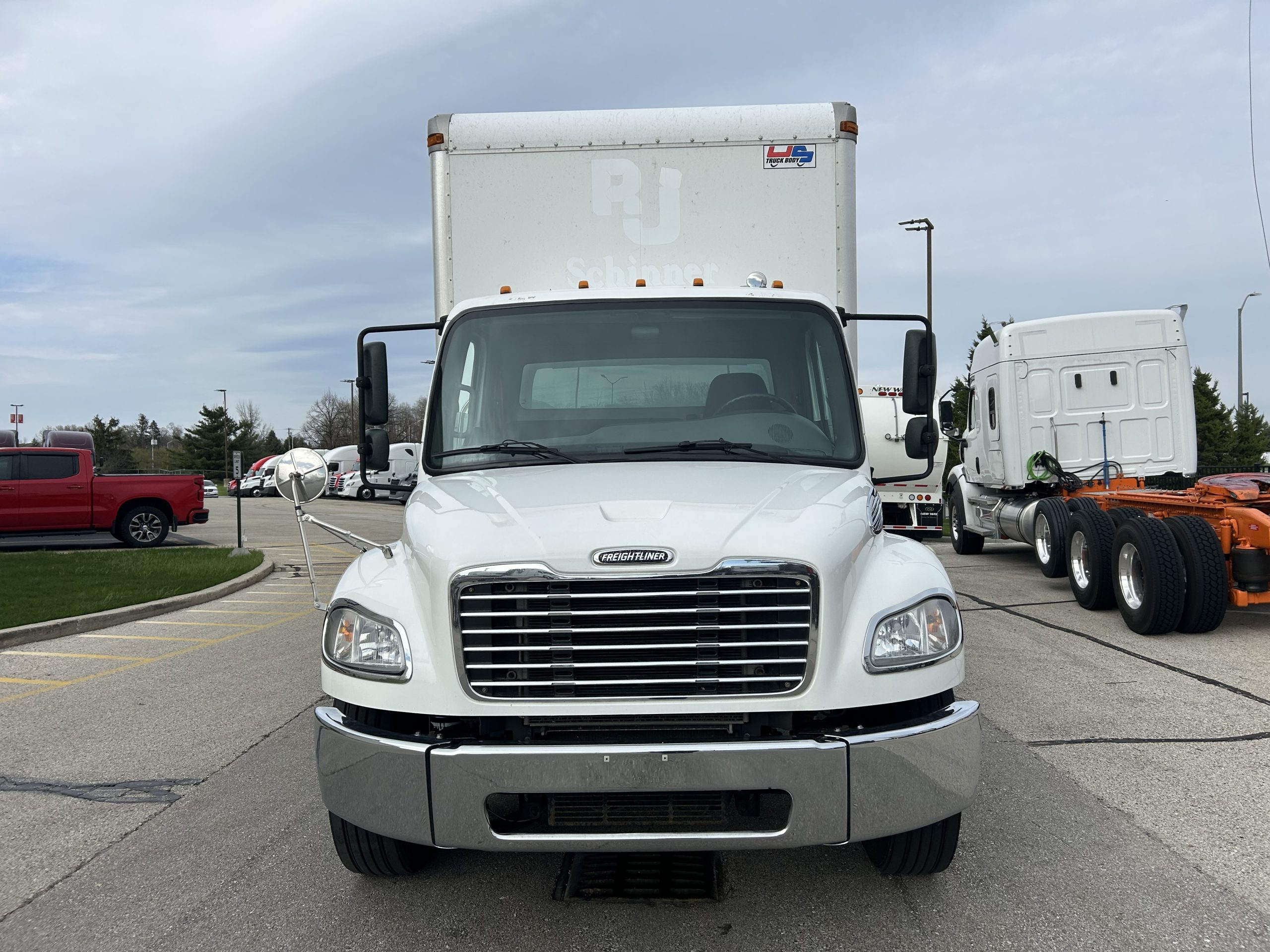 2019 Freightliner M260 - image 2 of 6