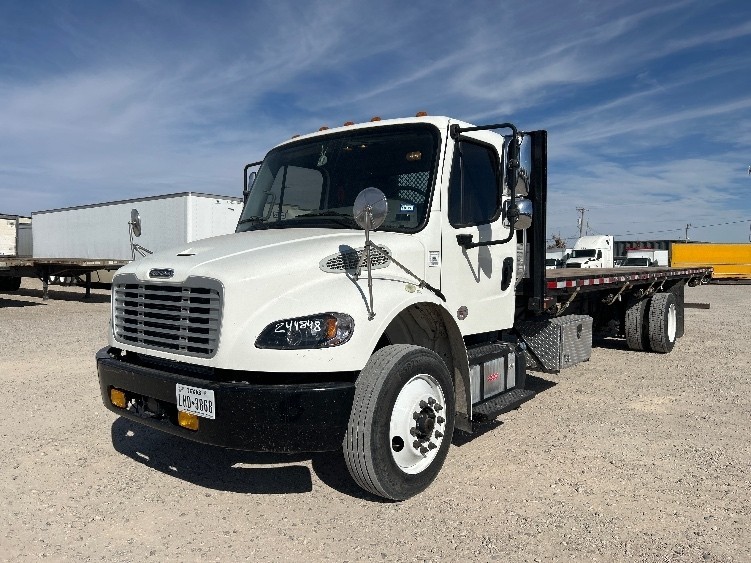2019 Freightliner M2 106 - image 1 of 1