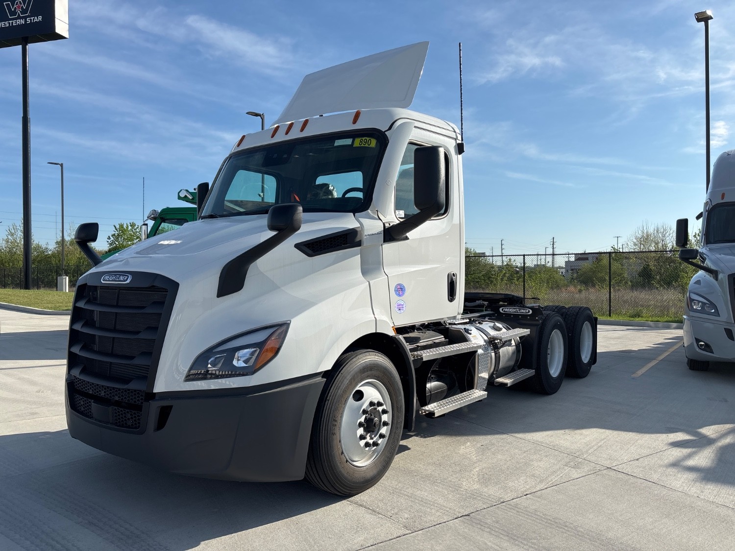 2026 Freightliner PE116DC - image 1 of 5