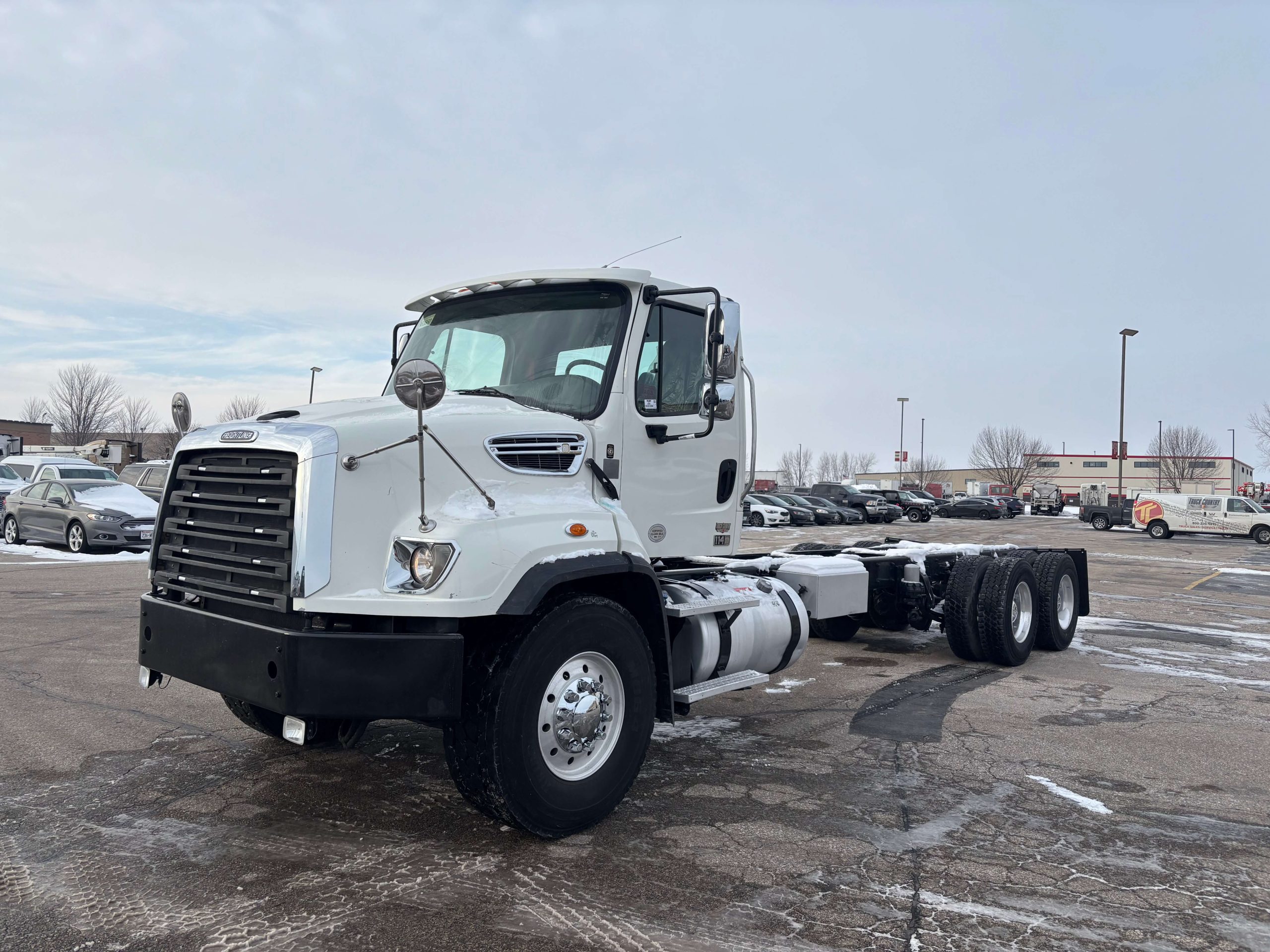 2017 Freightliner 114SD image 1