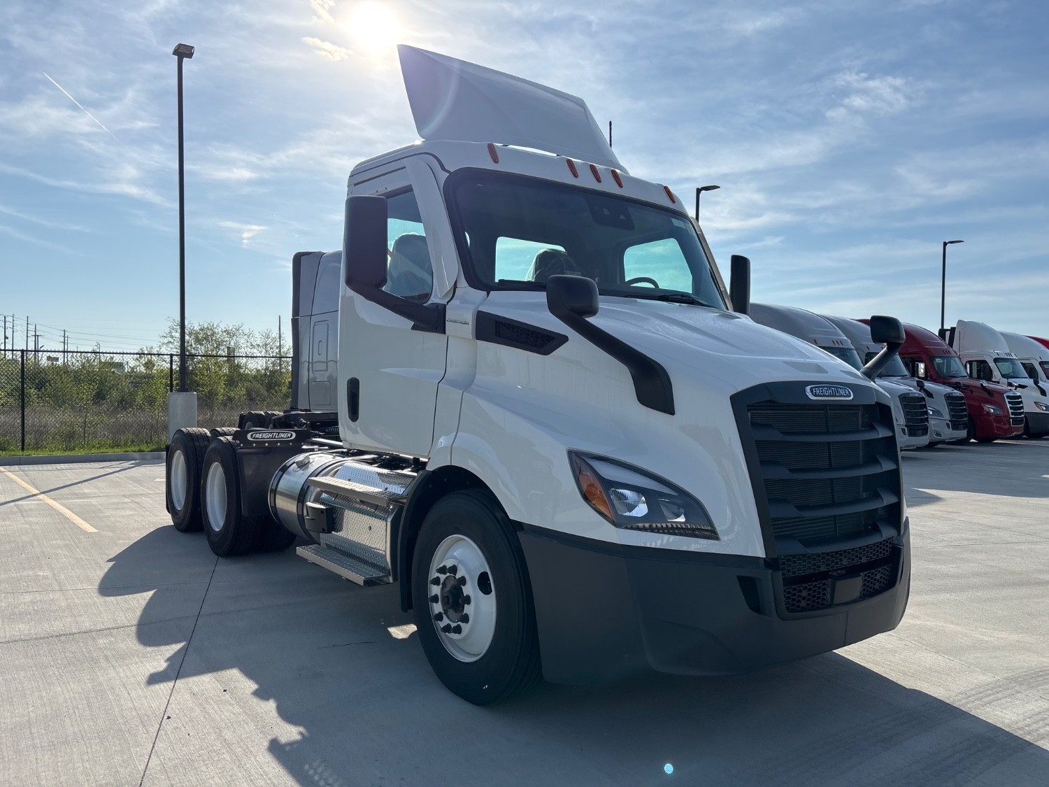2026 Freightliner PE116DC - image 3 of 5
