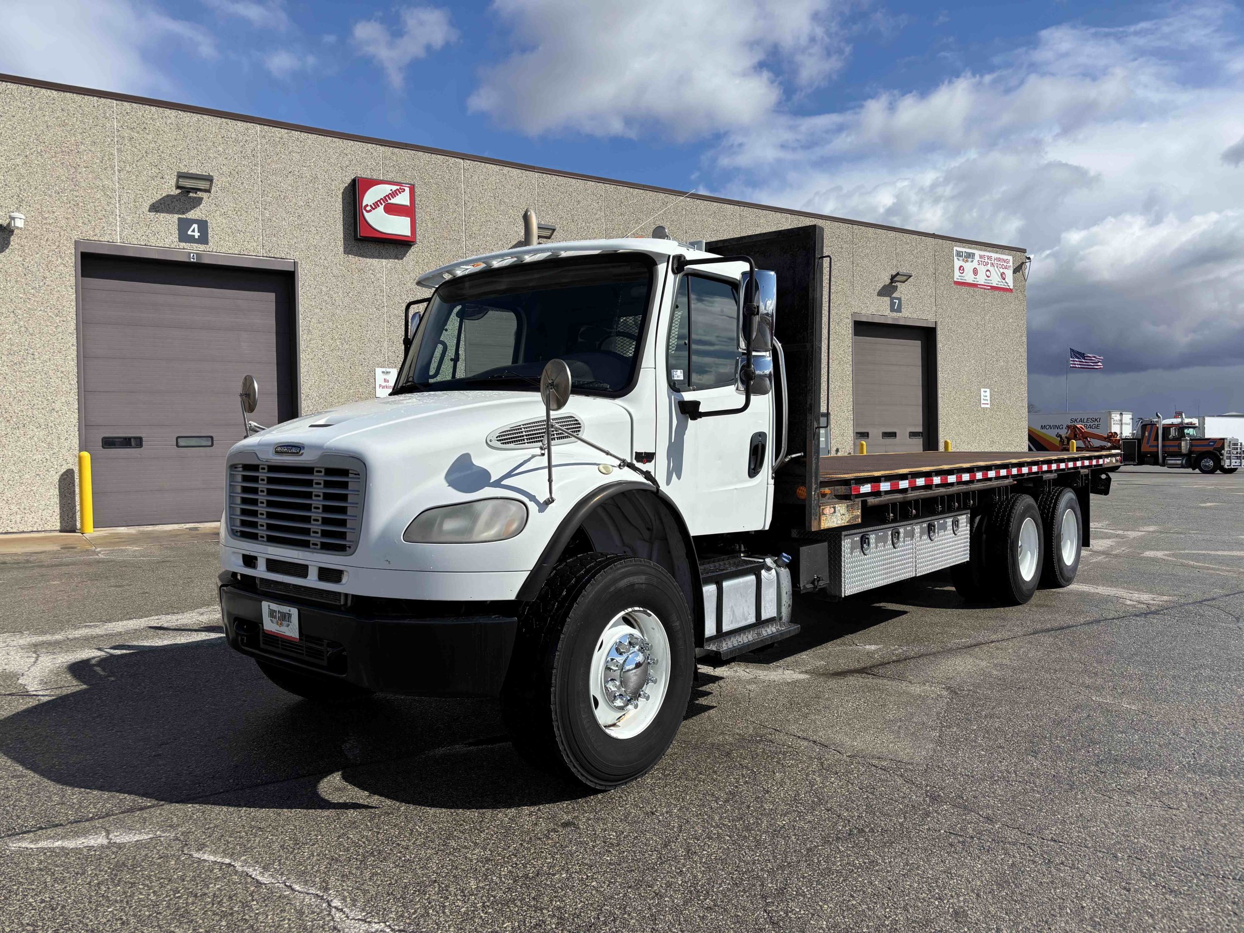 2015 Freightliner M280 image 1