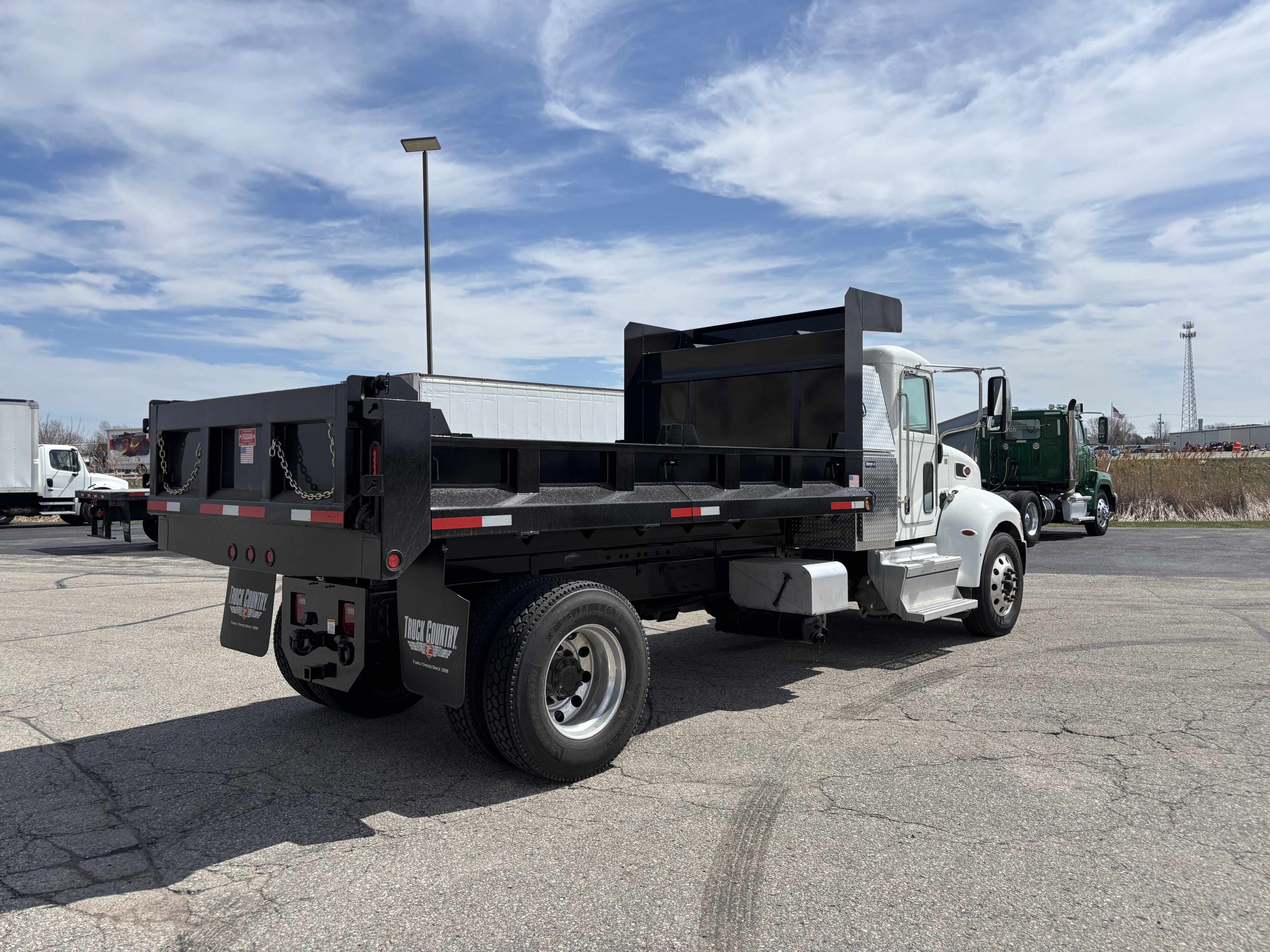 2021 Peterbilt 337 2021 Peterbilt 337 - image 2 of 2