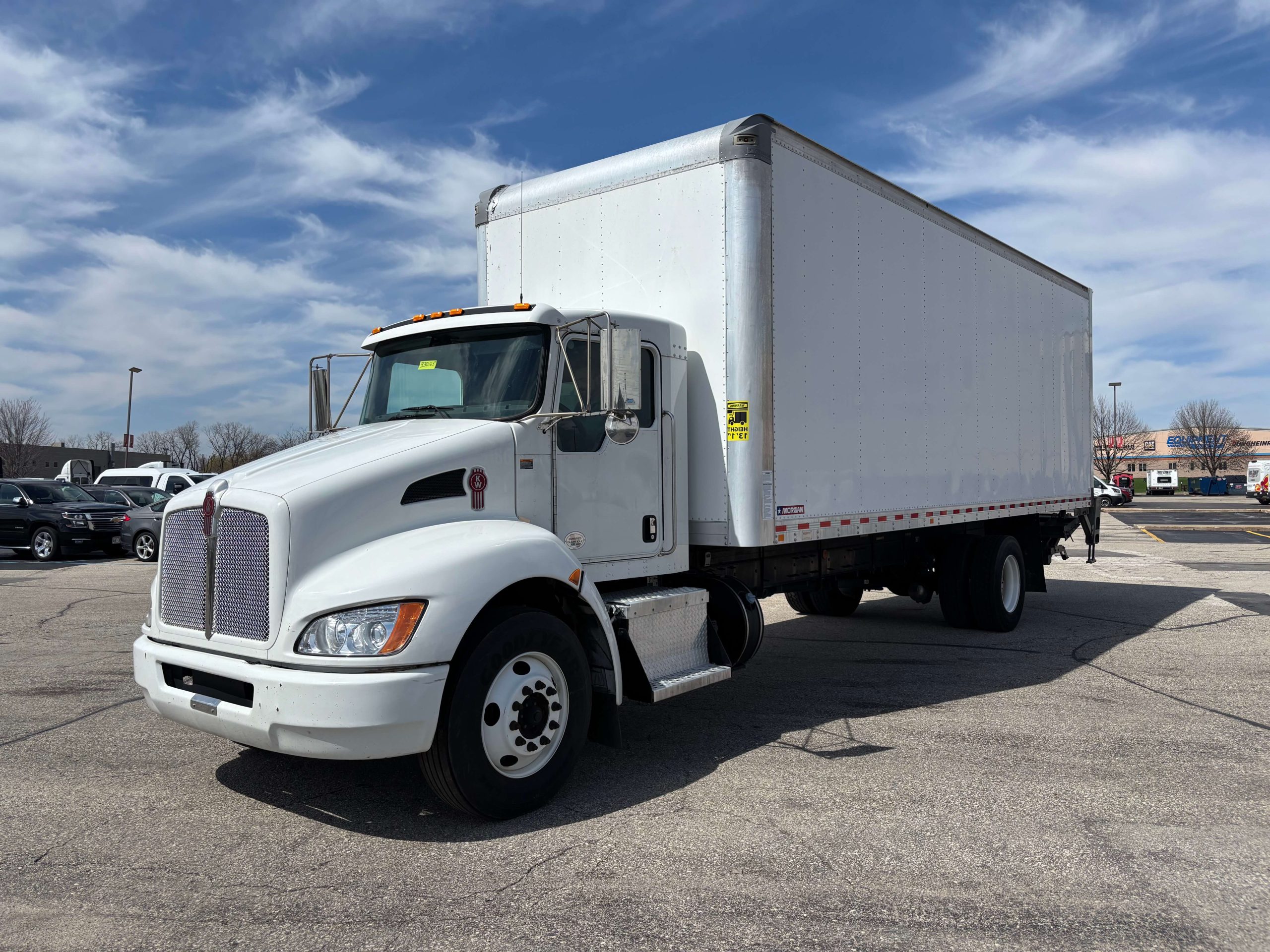 2022 Kenworth T270 - image 1 of 5
