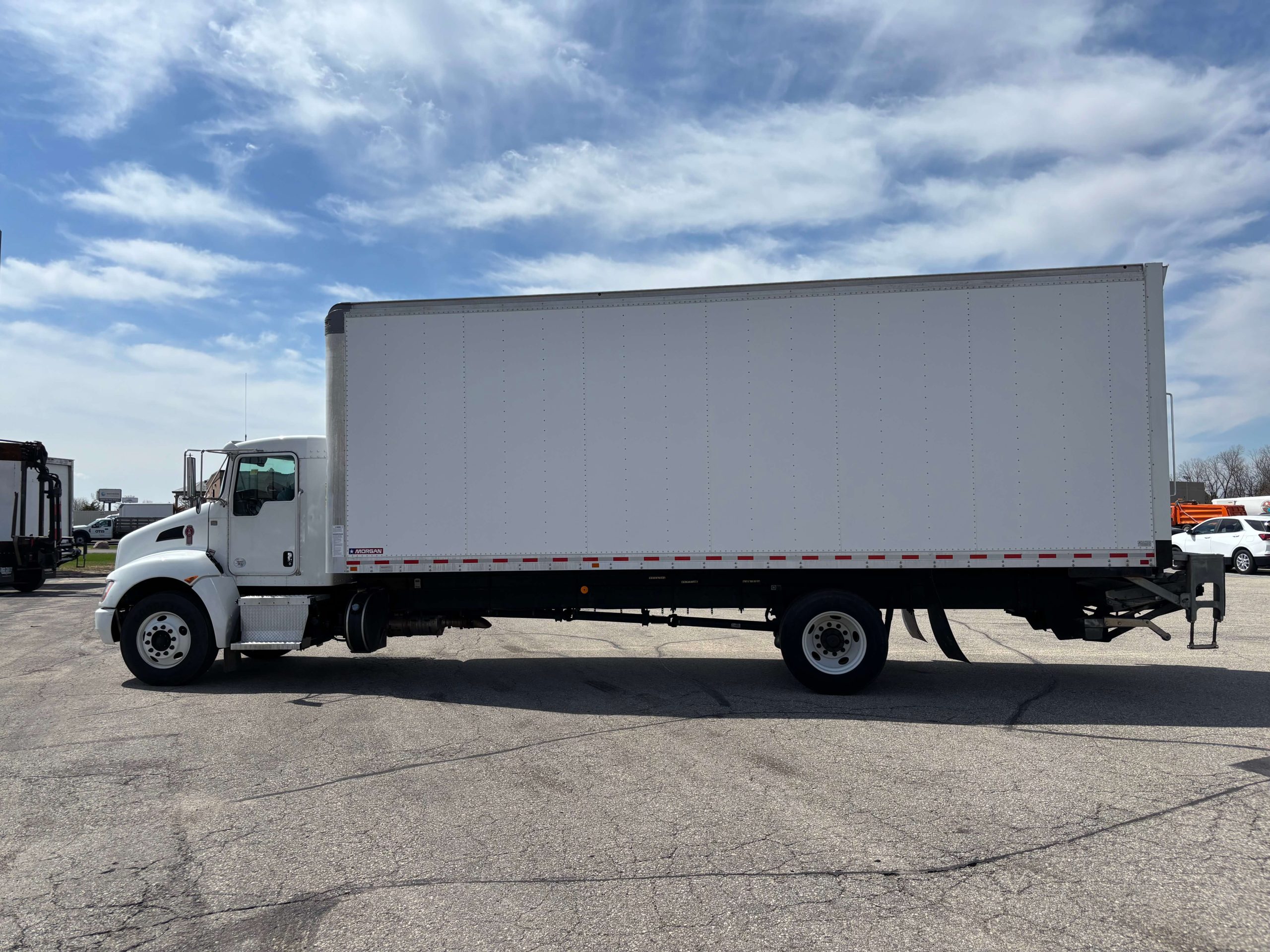 2022 Kenworth T270 - image 4 of 5