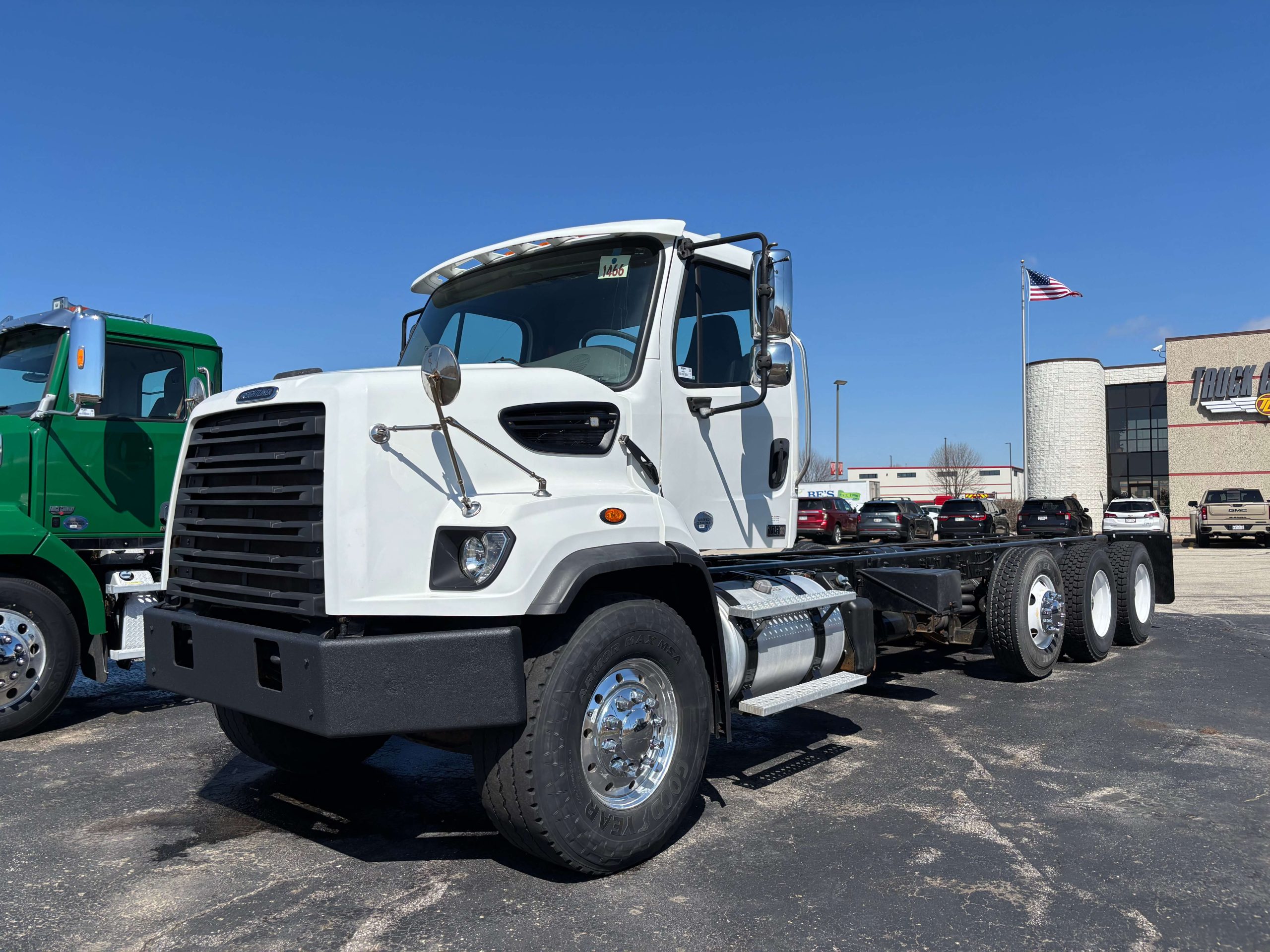 2016 Freightliner 108SD 2016 Freightliner 108SD - image 1 of 6