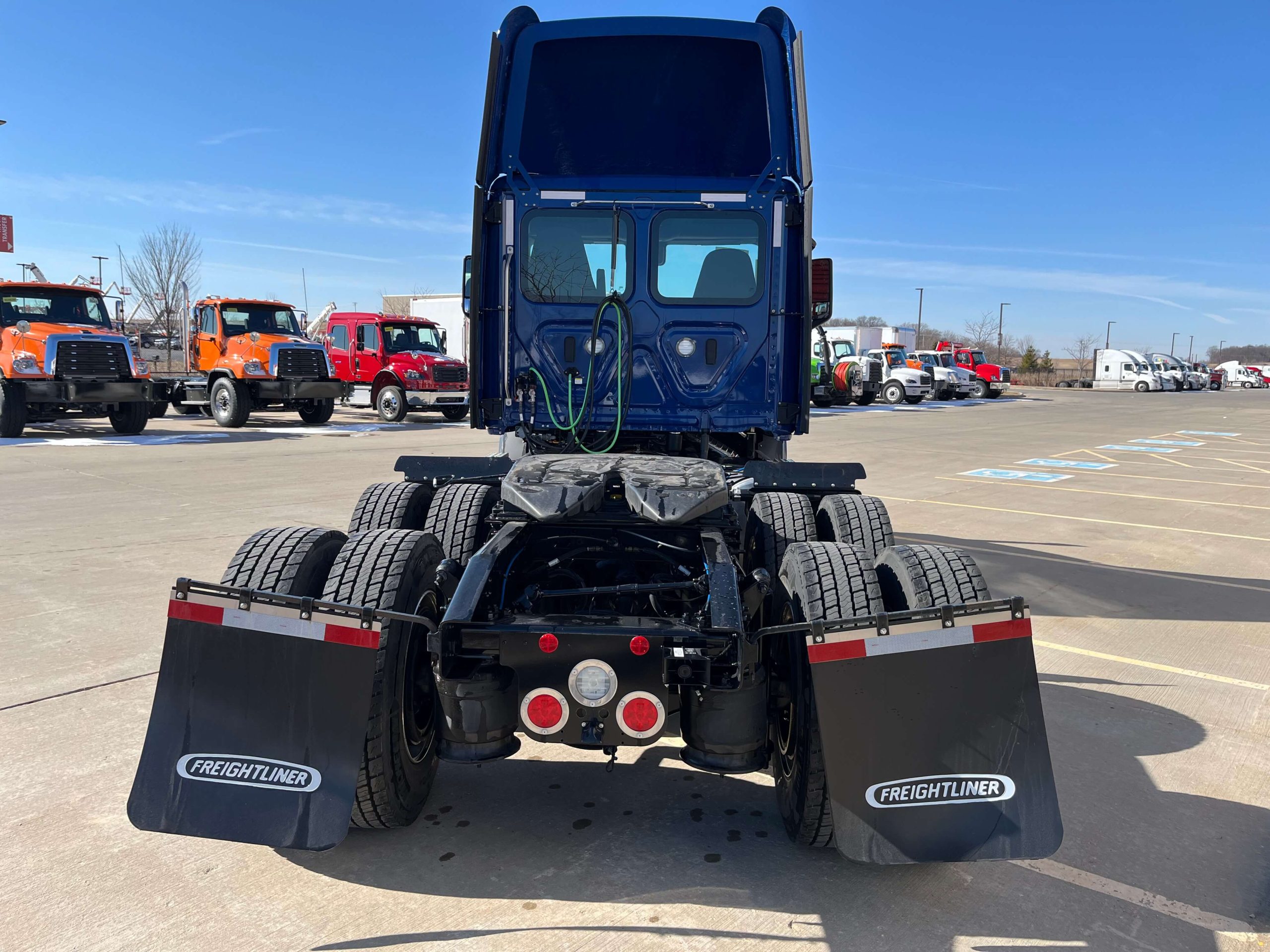 2025 Freightliner PE116DC 2025 Freightliner PE116DC - image 4 of 5