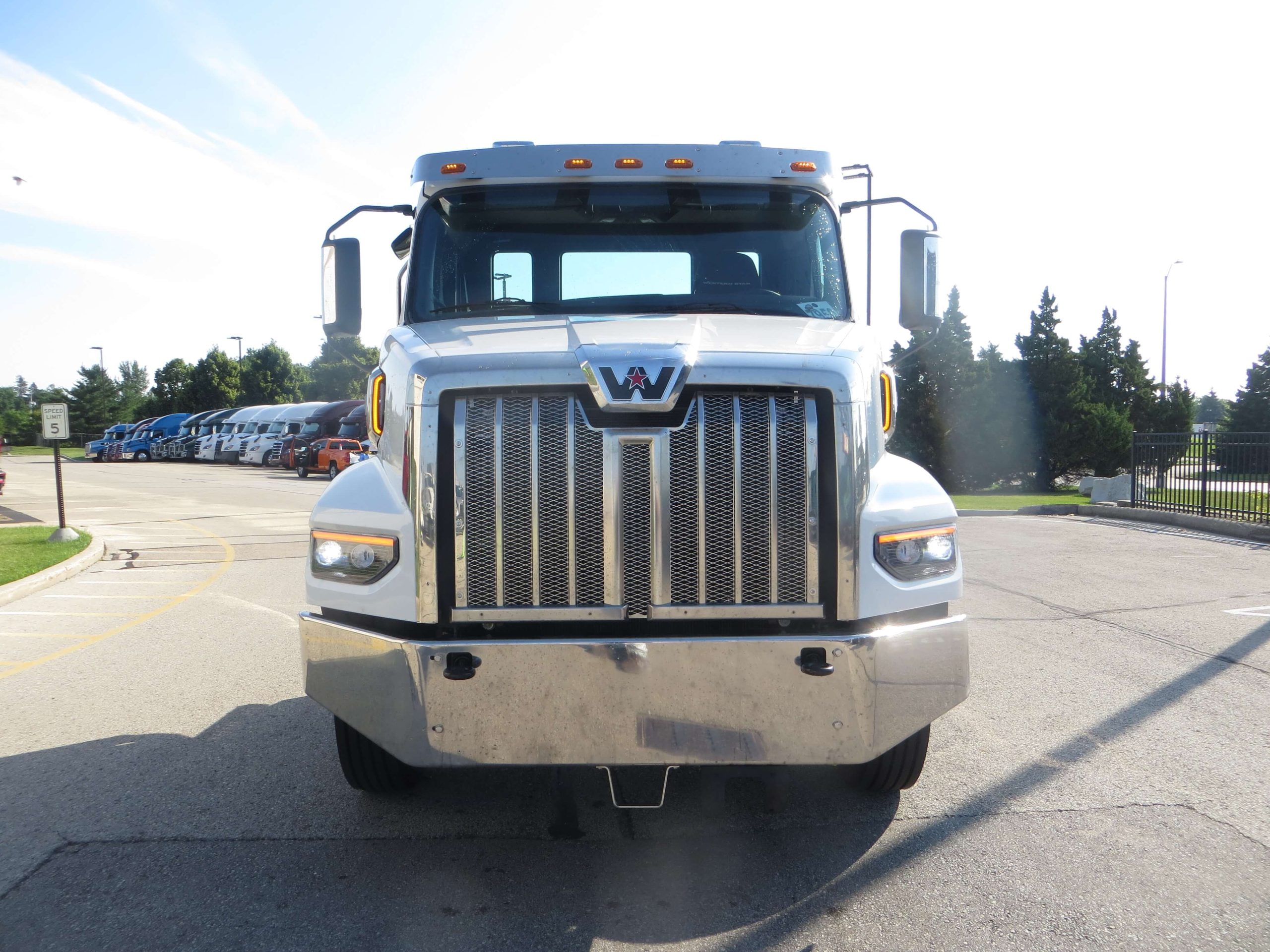 2025 Western Star 47X 2025 Western Star 47X - image 2 of 6