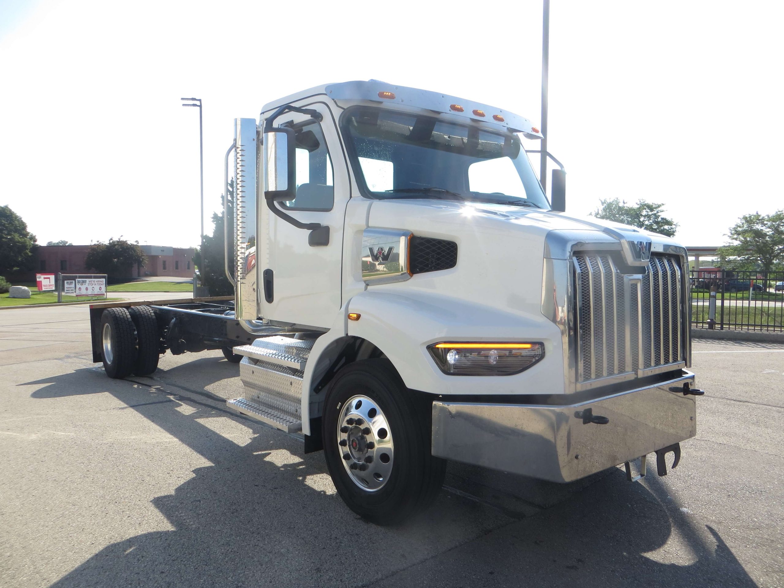 2025 Western Star 47X 2025 Western Star 47X - image 3 of 6
