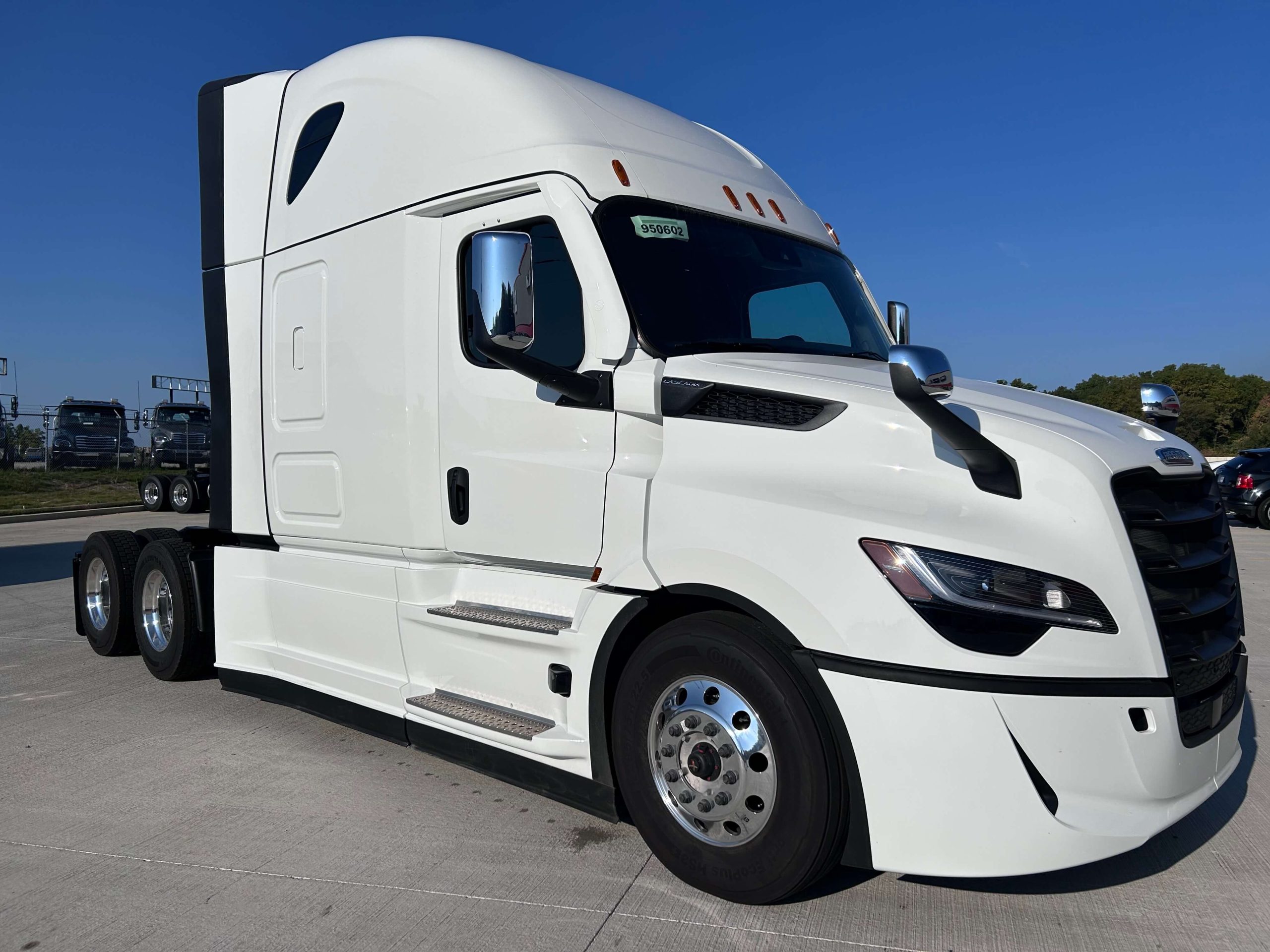 2026 Freightliner PJ126SLP - image 3 of 6