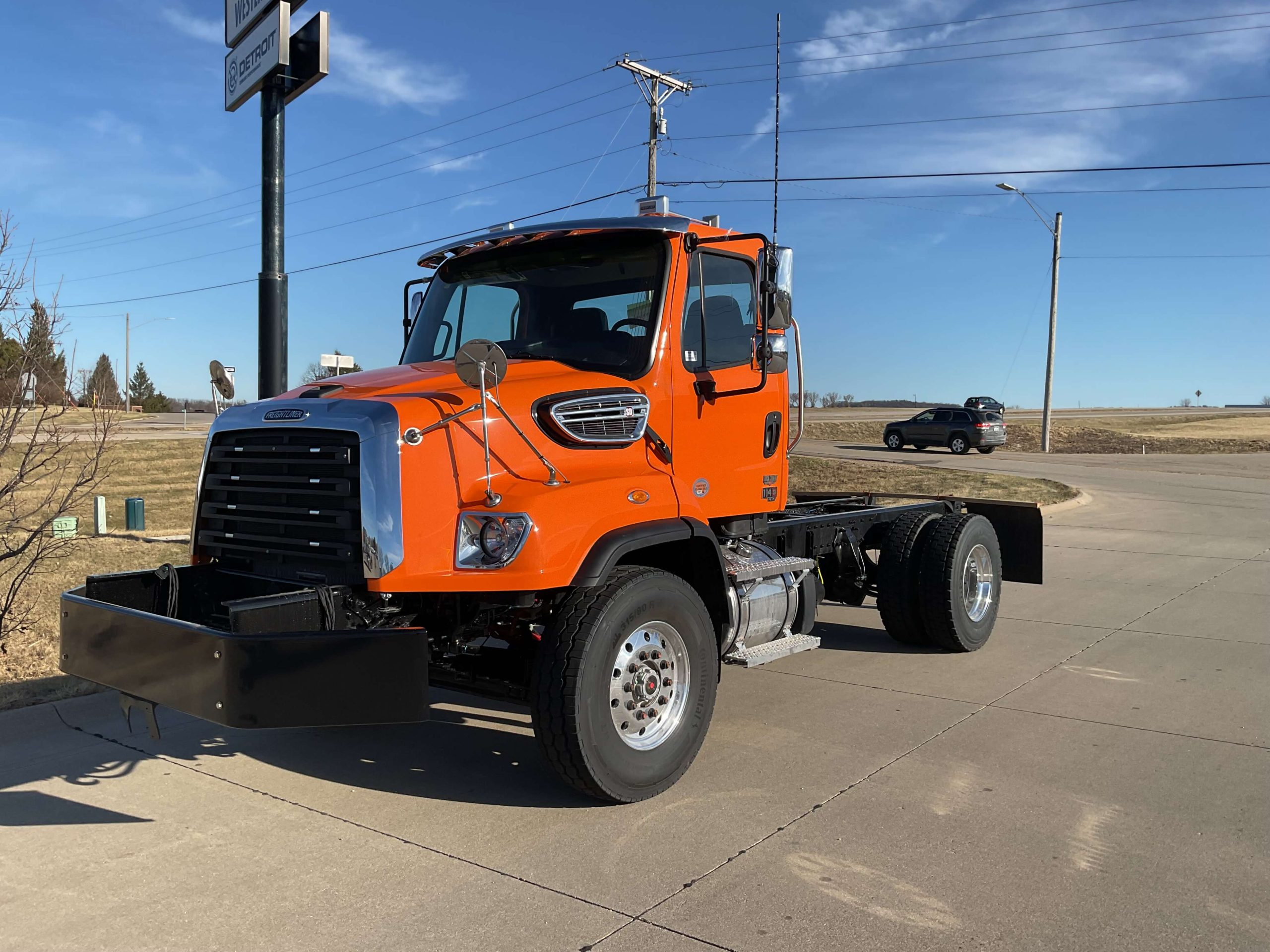 2026 Freightliner 114SD image 1