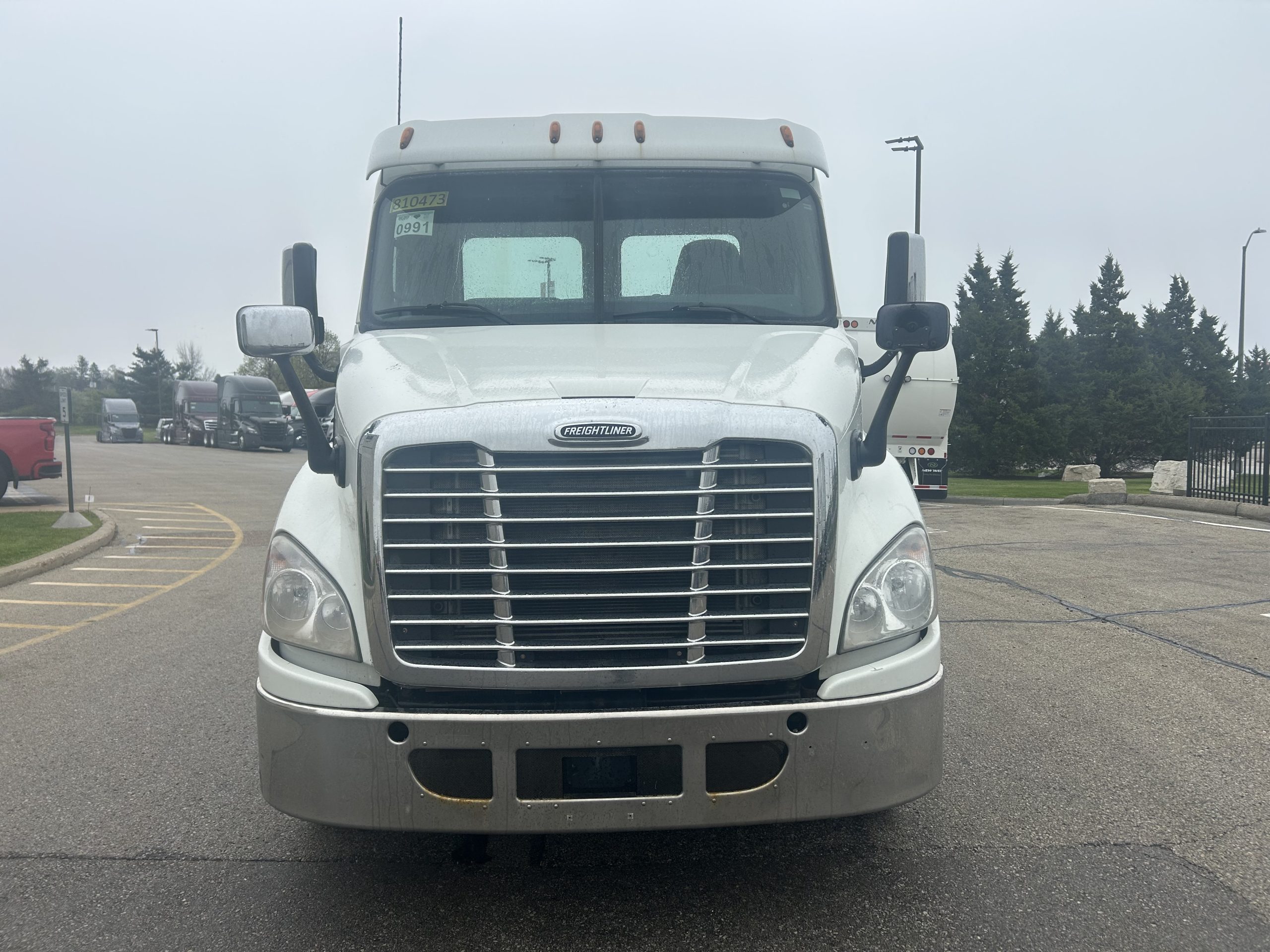 2016 Freightliner CA113 - image 2 of 6