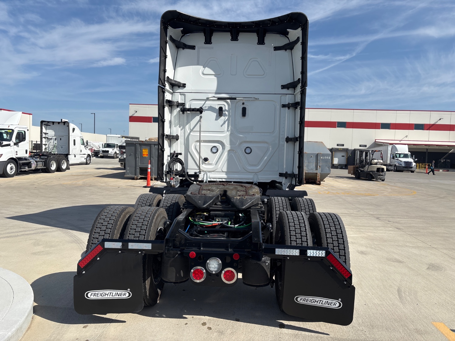2027 Freightliner PJ126SLP - image 4 of 6