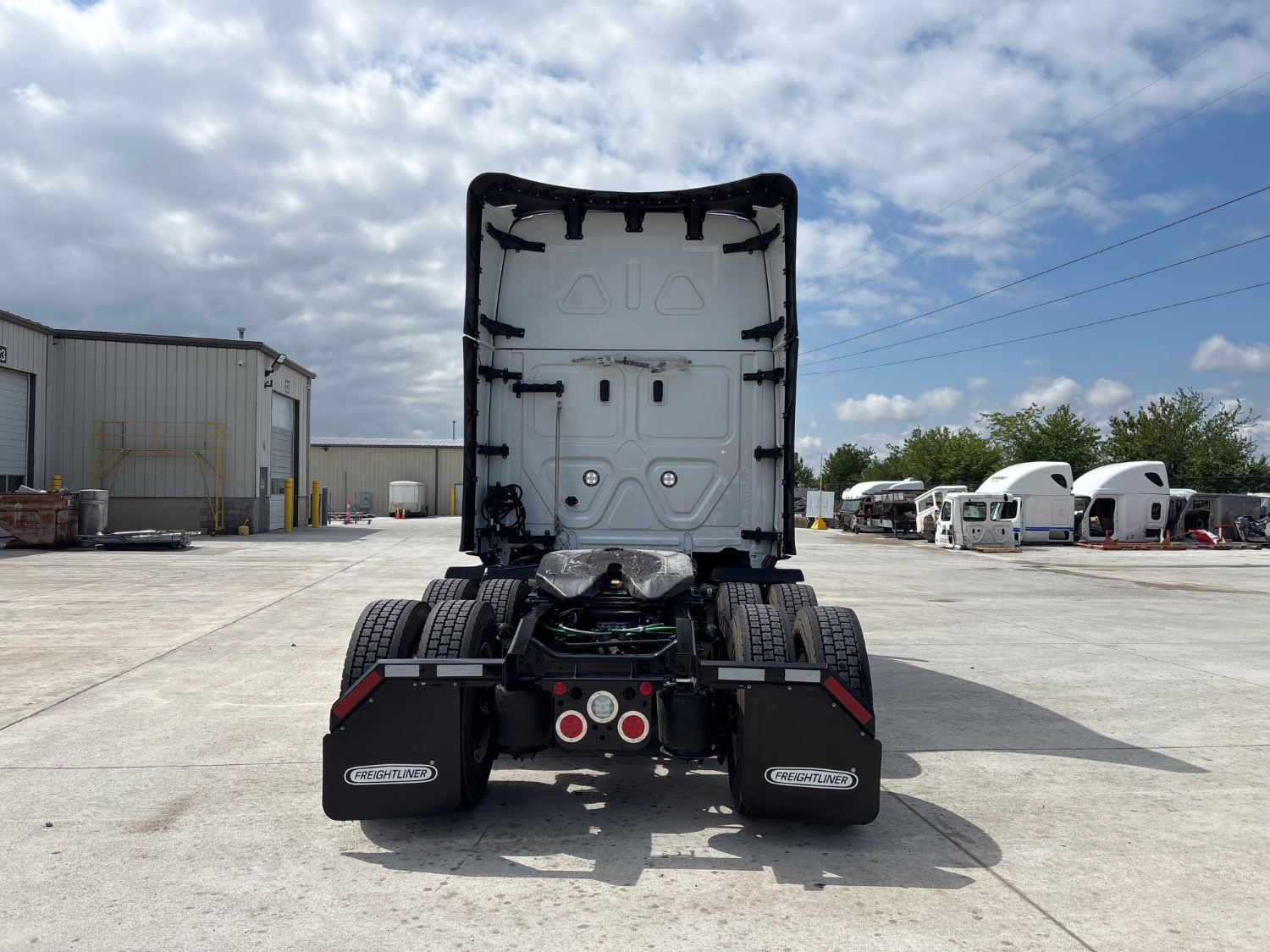 2027 Freightliner PJ126SLP 2027 Freightliner PJ126SLP - image 4 of 6