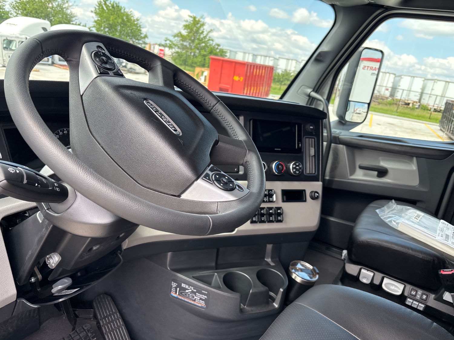 2027 Freightliner PJ126SLP - image 6 of 6