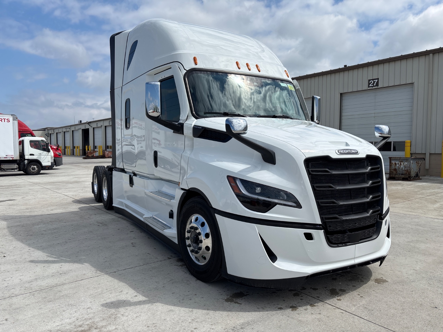 2027 Freightliner PJ126SLP - image 3 of 6