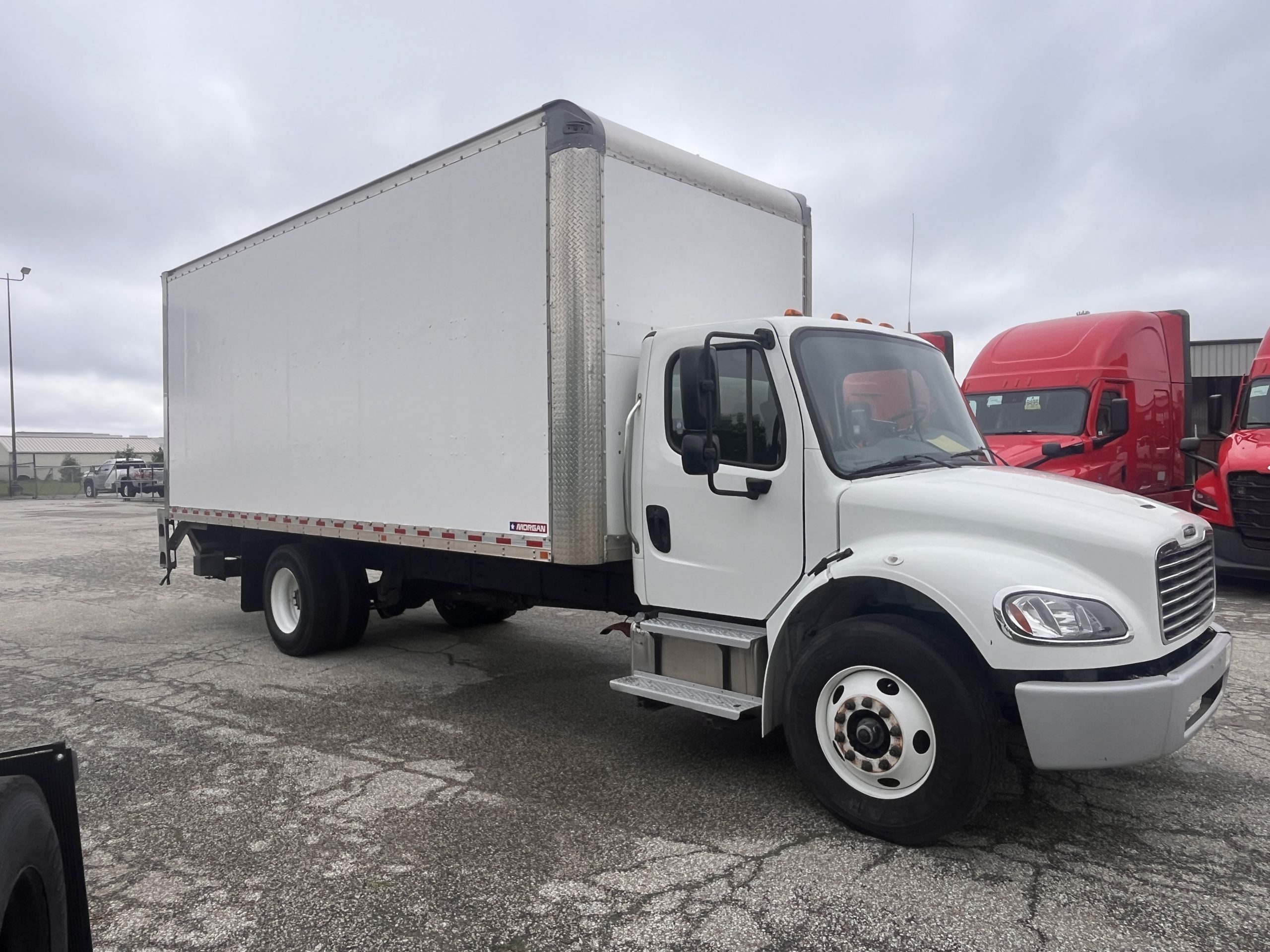 2023 Freightliner M2 106 - image 3 of 6