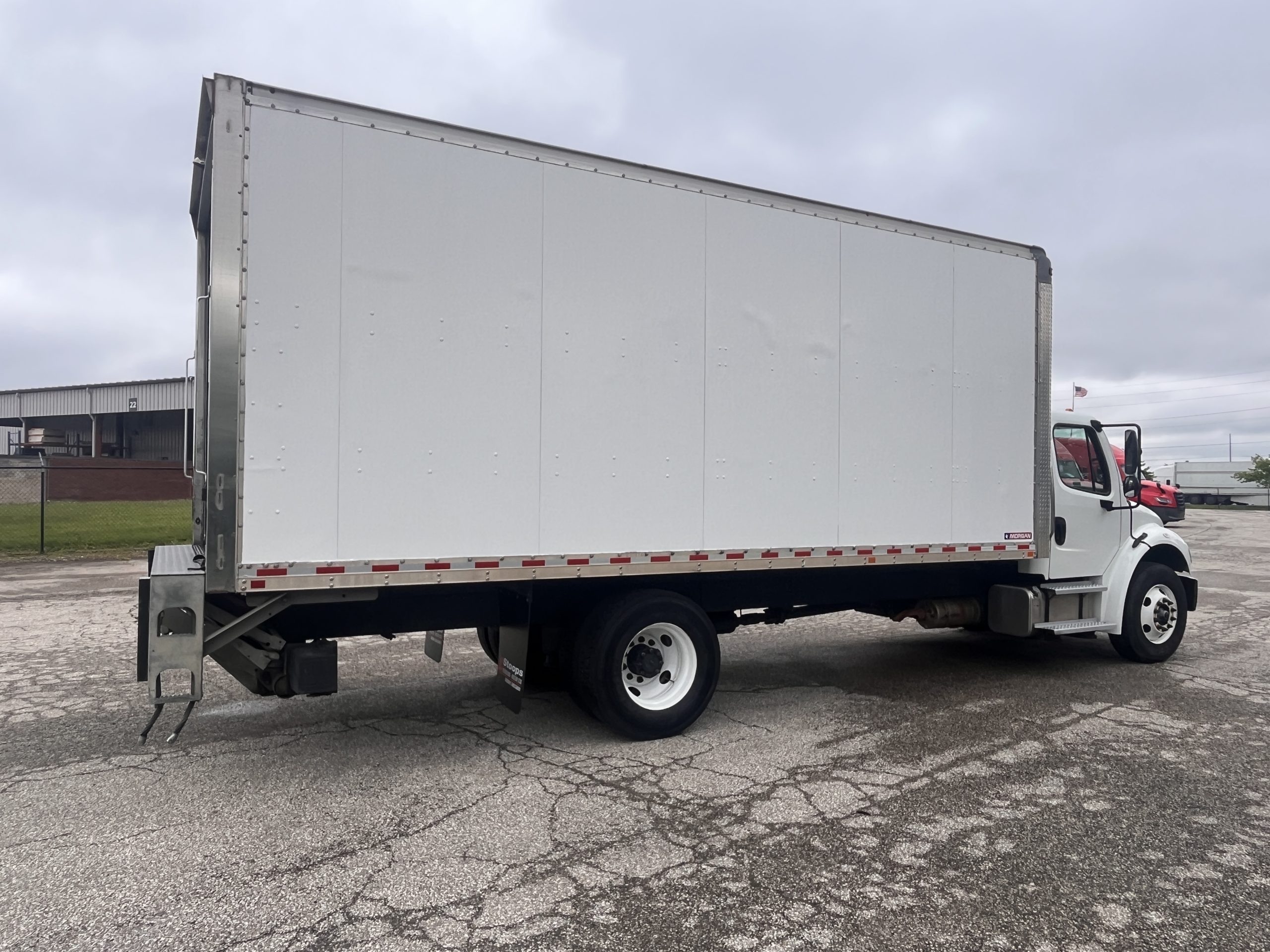 2023 Freightliner M2 106 - image 5 of 6
