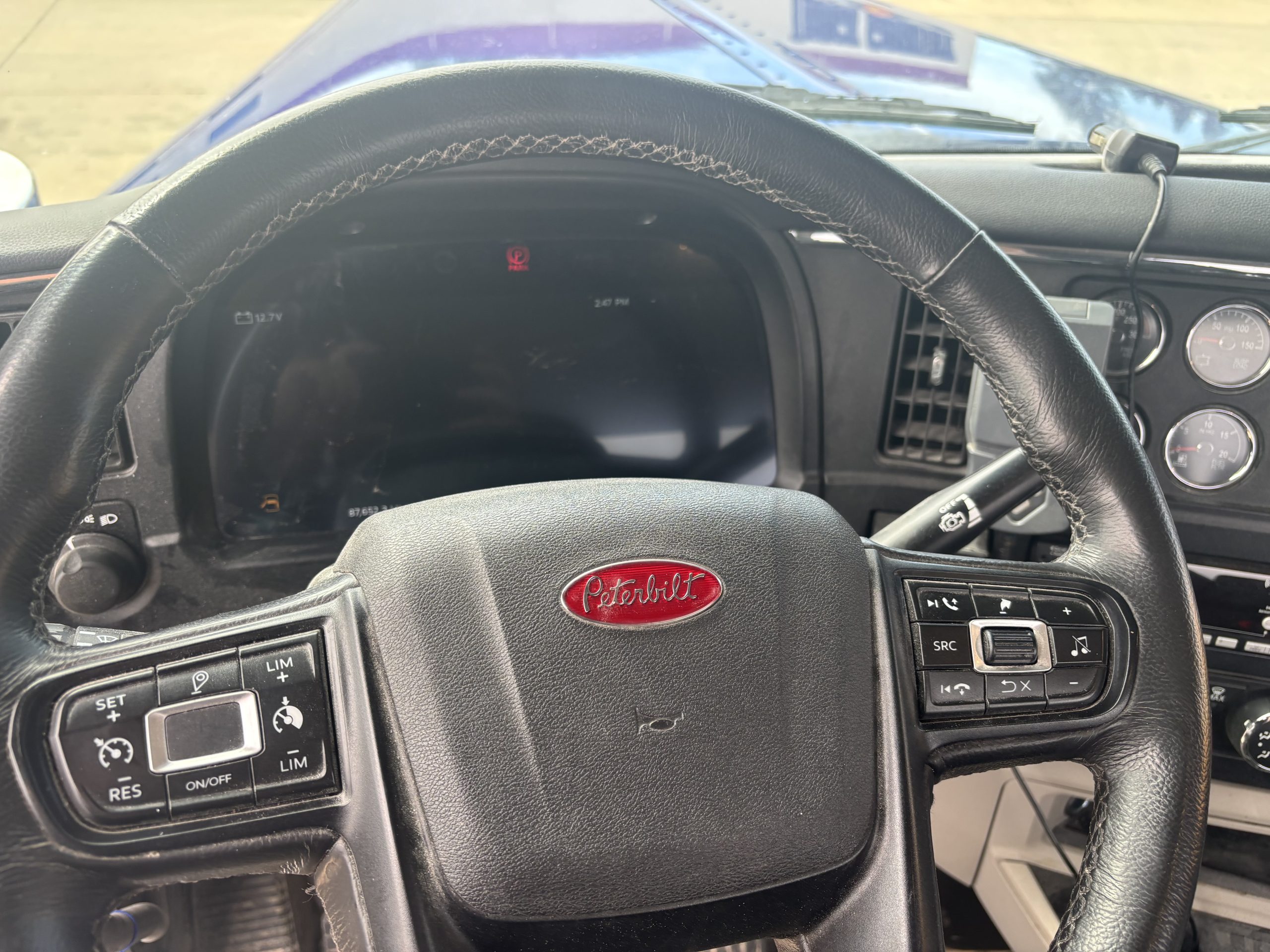 2025 Peterbilt 587 - image 6 of 6