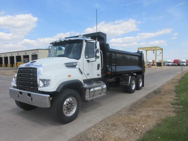 2027 Freightliner 114SD+ - image 1 of 6